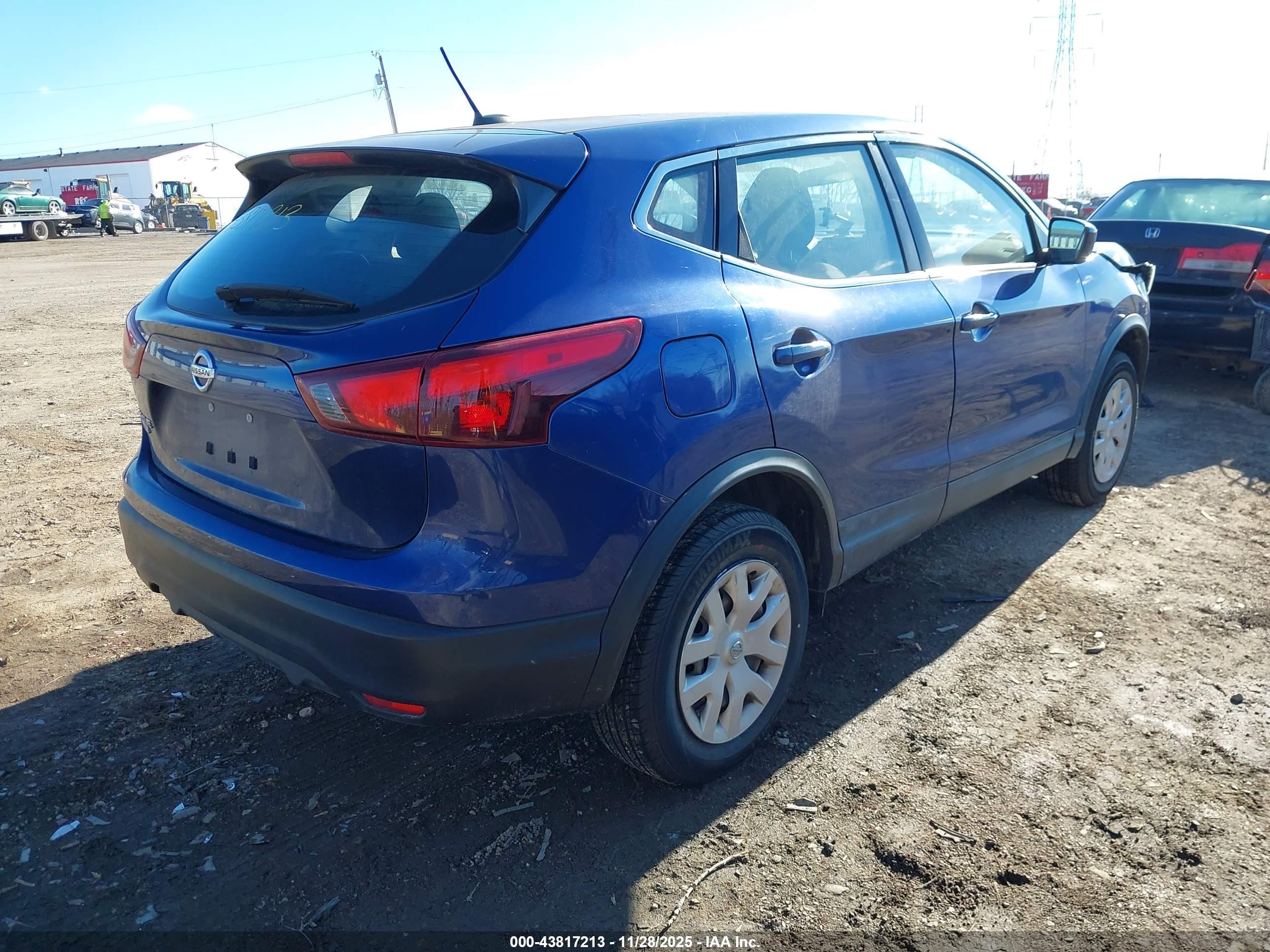 NISSAN ROGUE image 4
