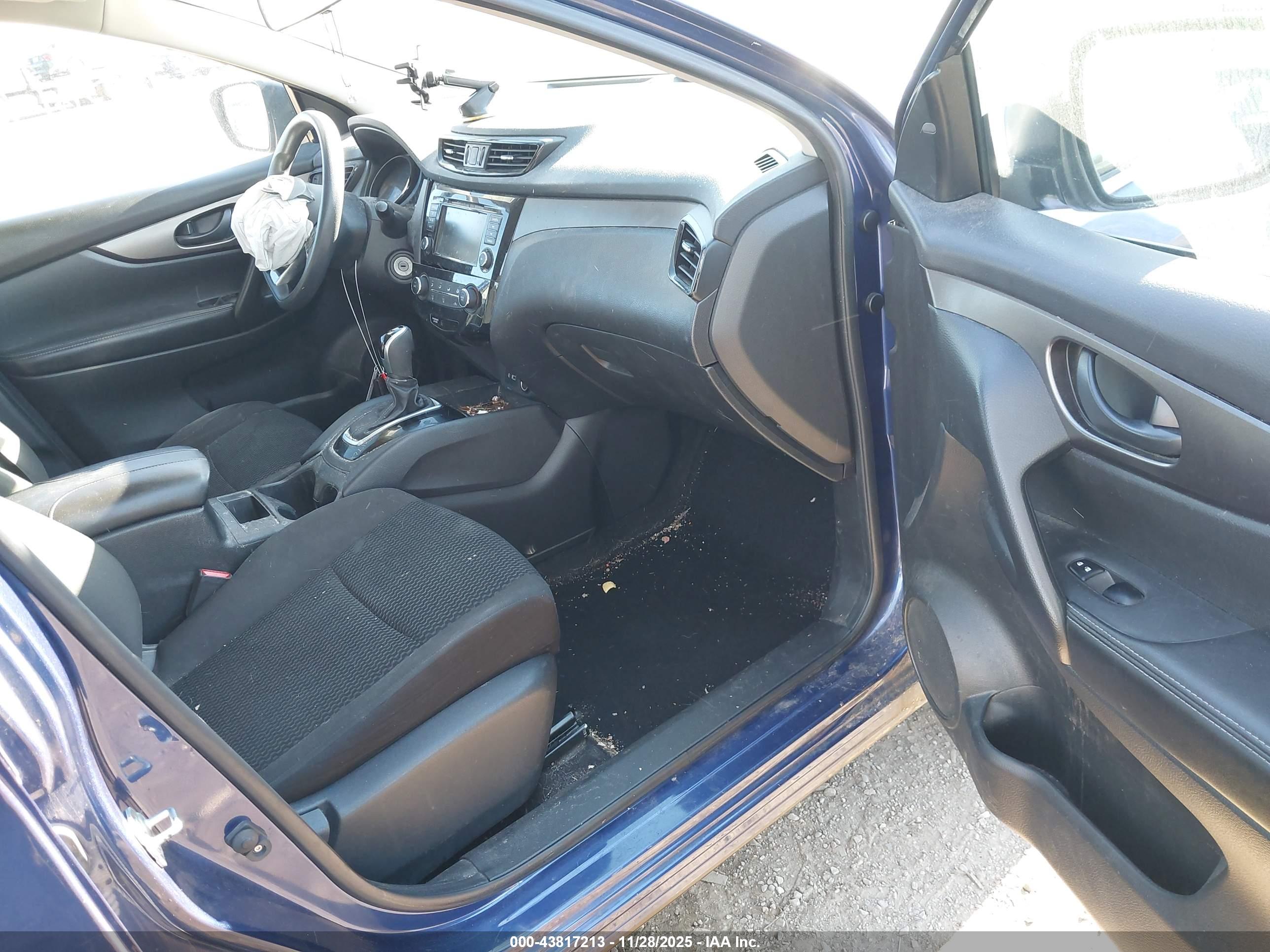 NISSAN ROGUE image 5