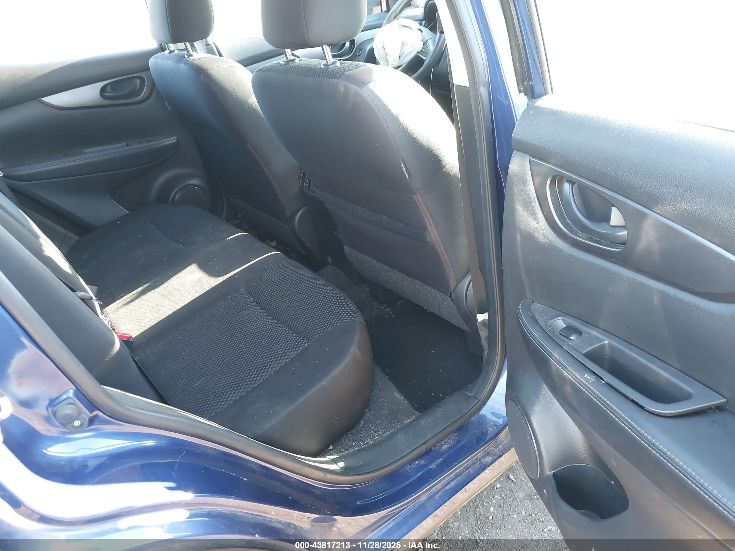 NISSAN ROGUE image 8