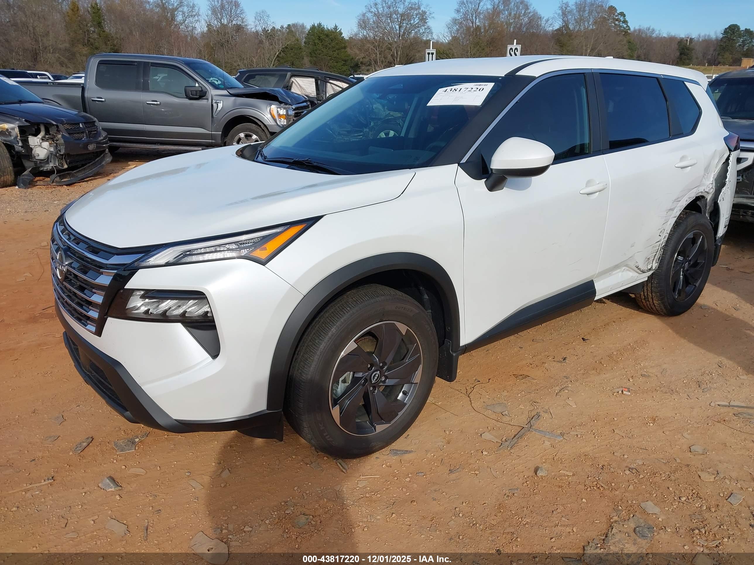 NISSAN ROGUE image 2