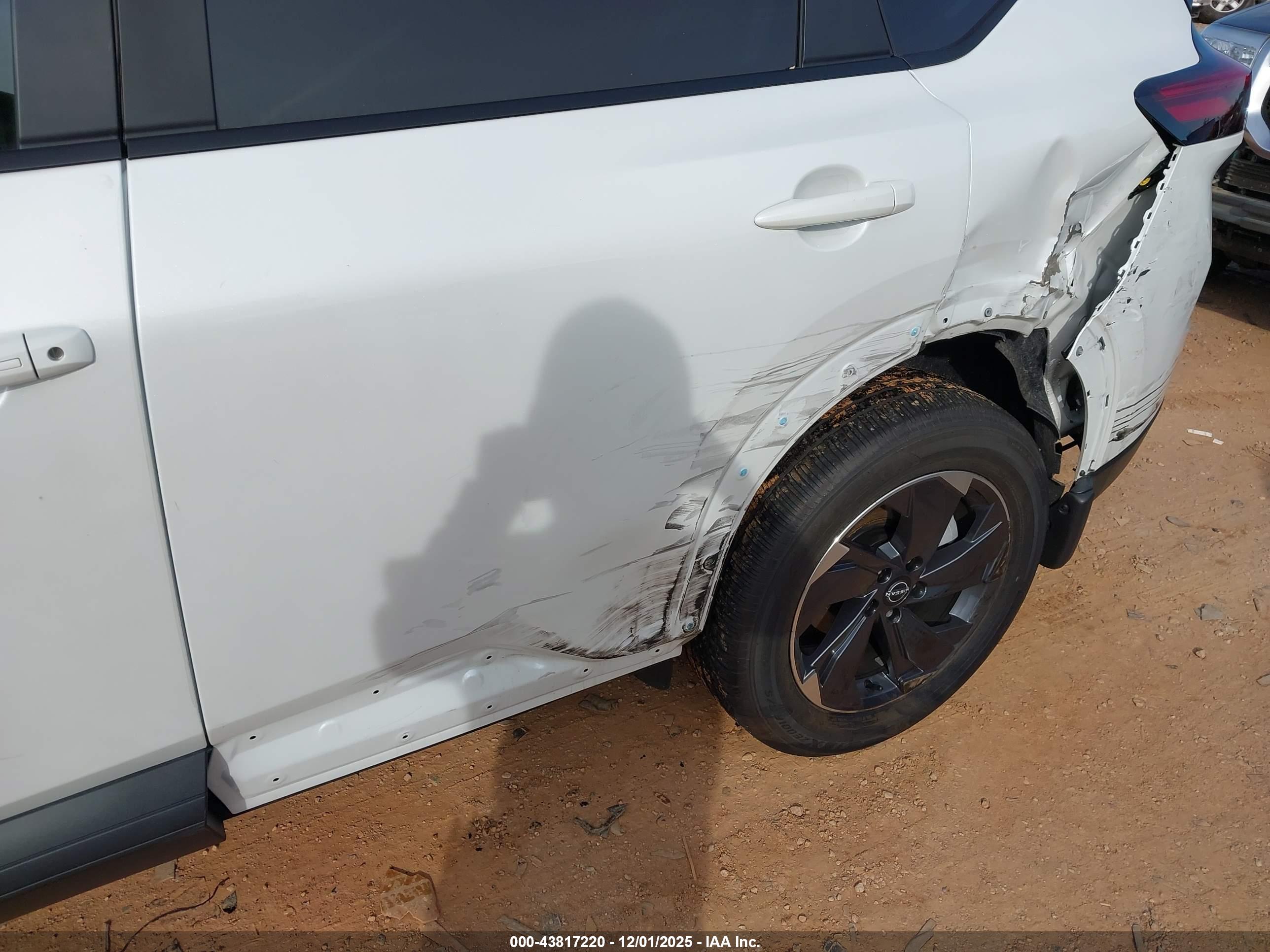 NISSAN ROGUE image 6