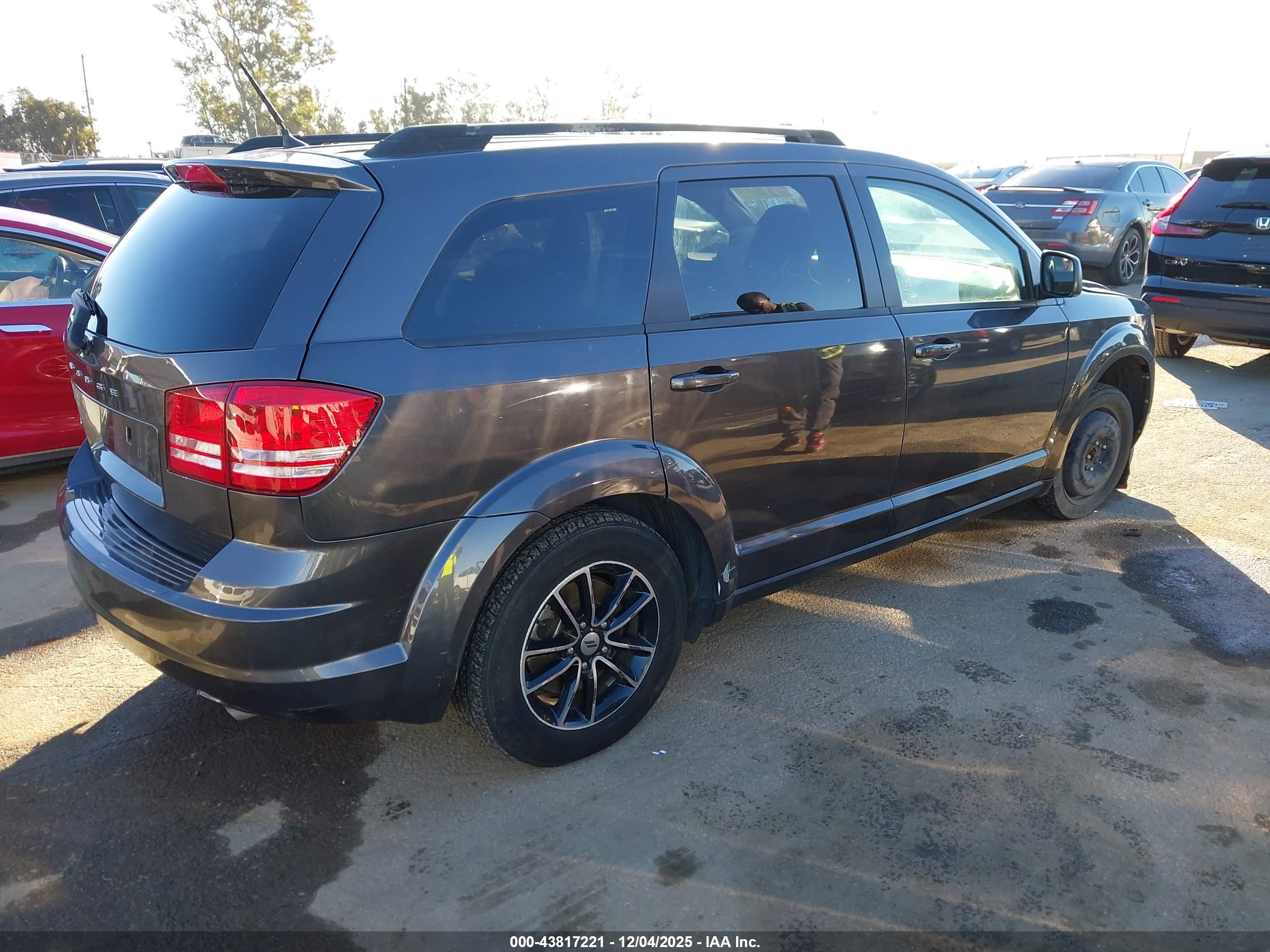 DODGE JOURNEY image 4