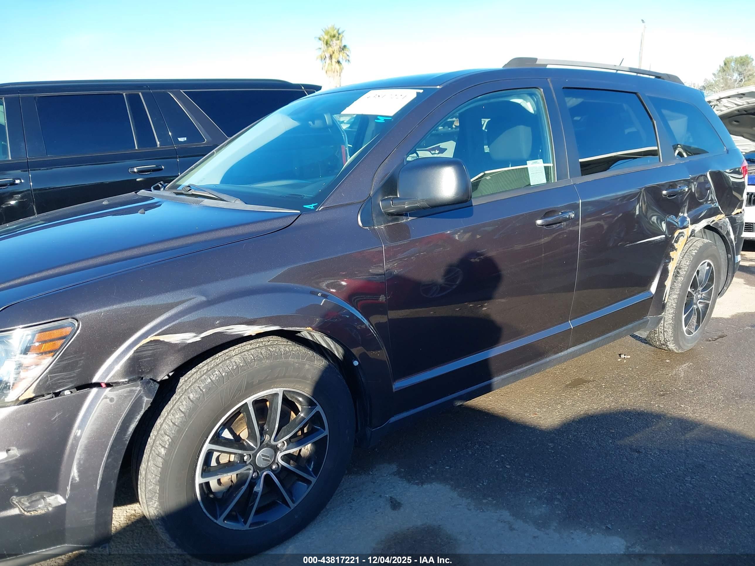DODGE JOURNEY image 6