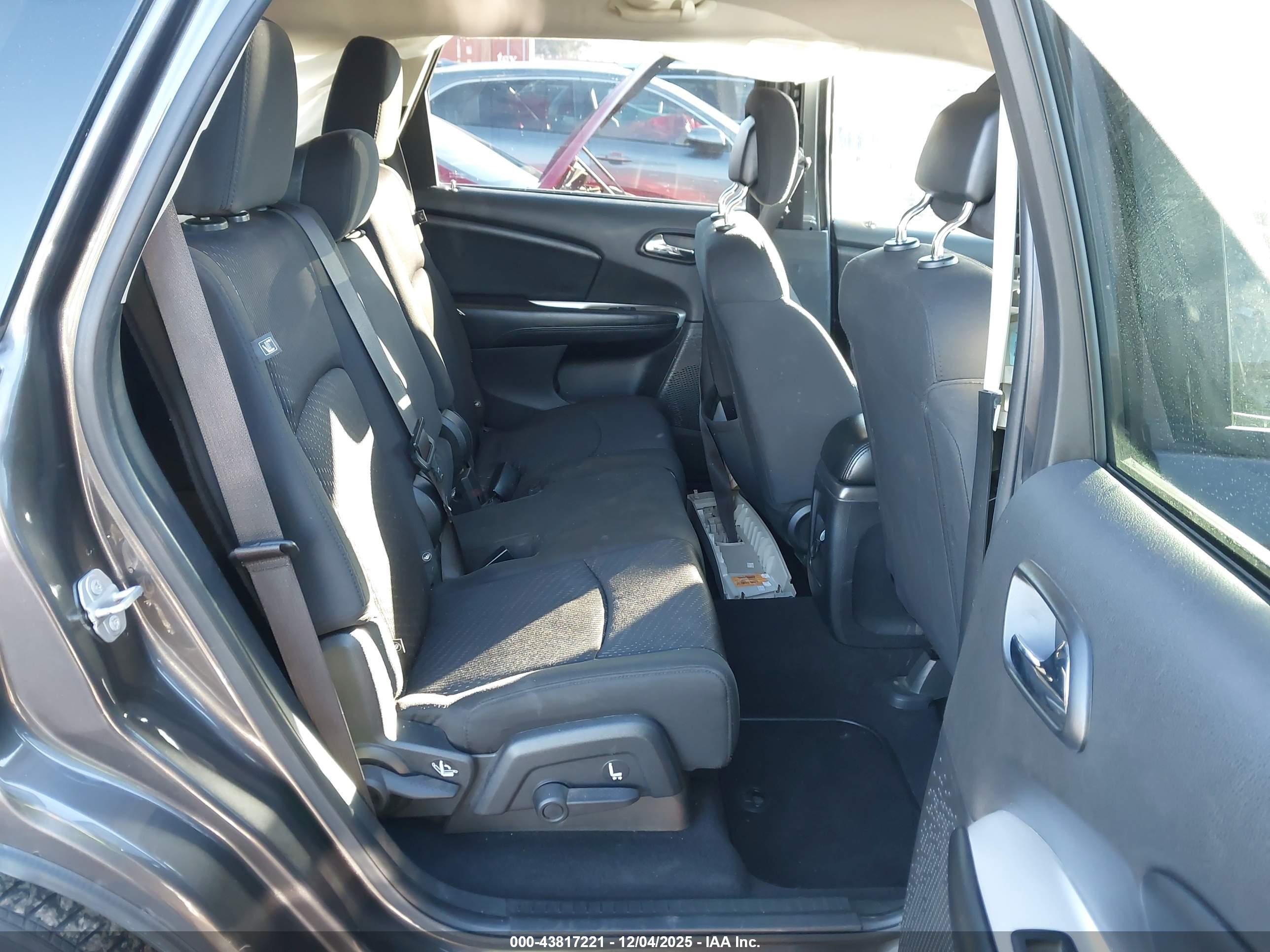 DODGE JOURNEY image 8