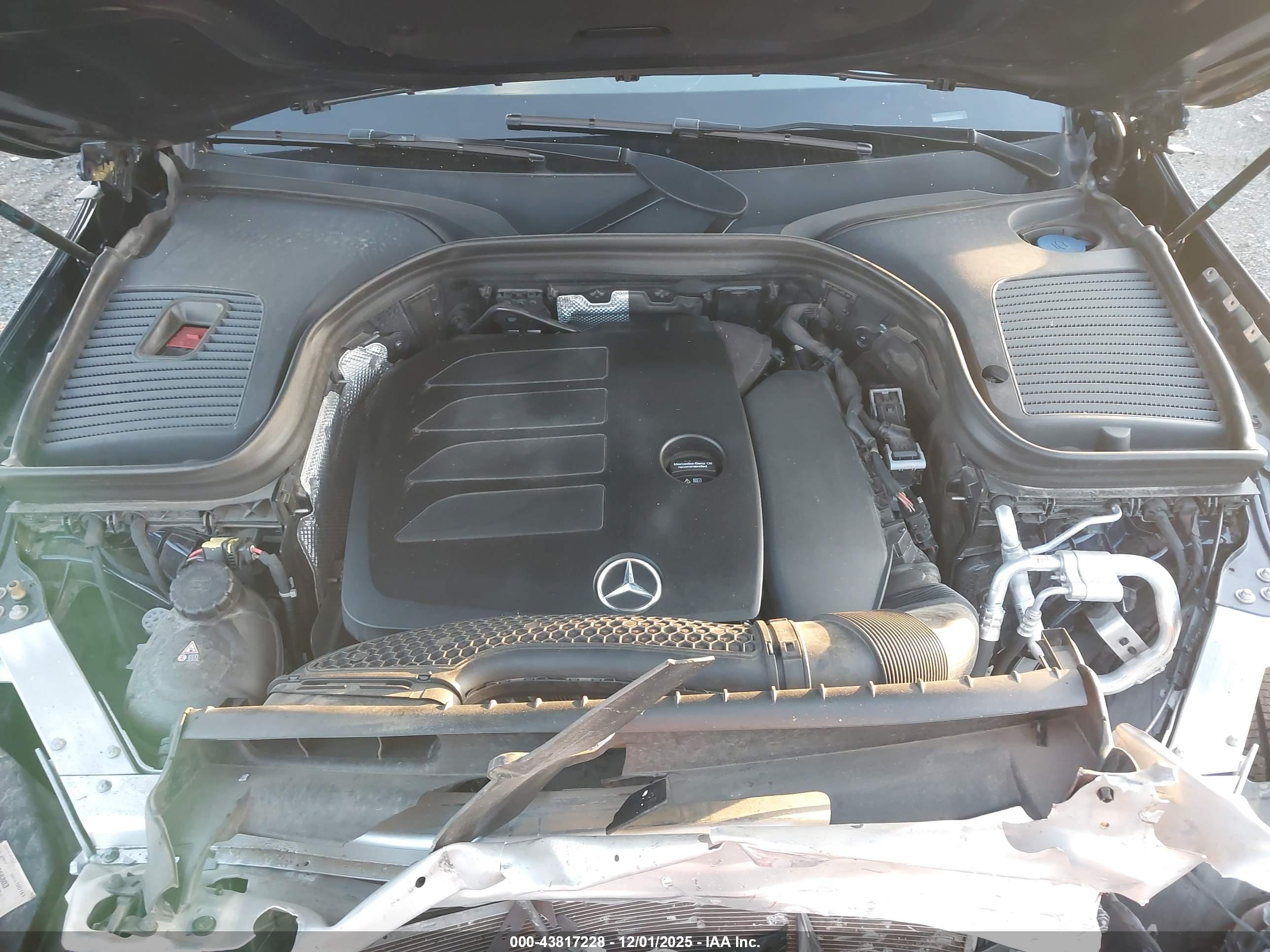 MERCEDES-BENZ GLC image 10