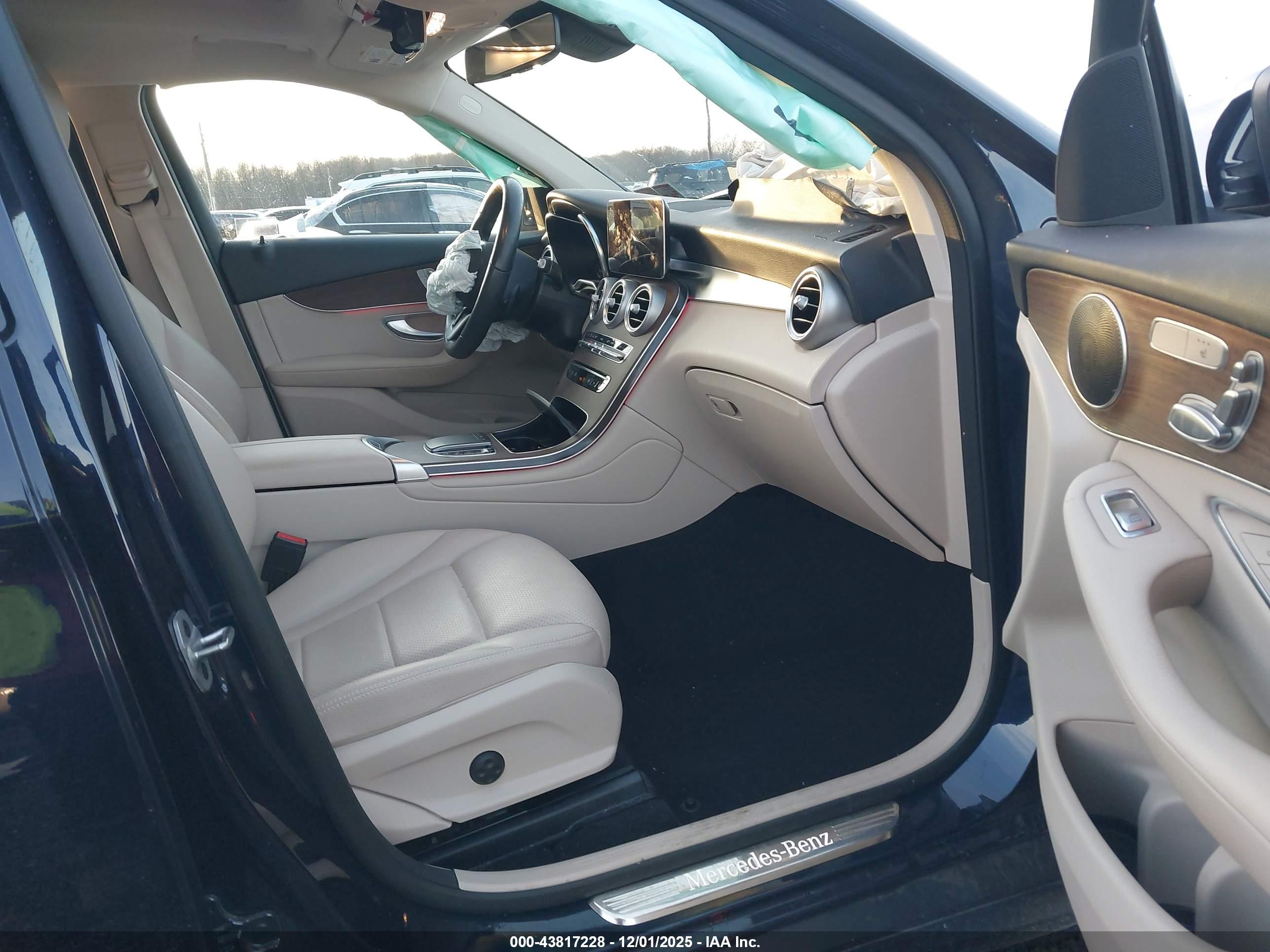 MERCEDES-BENZ GLC image 5