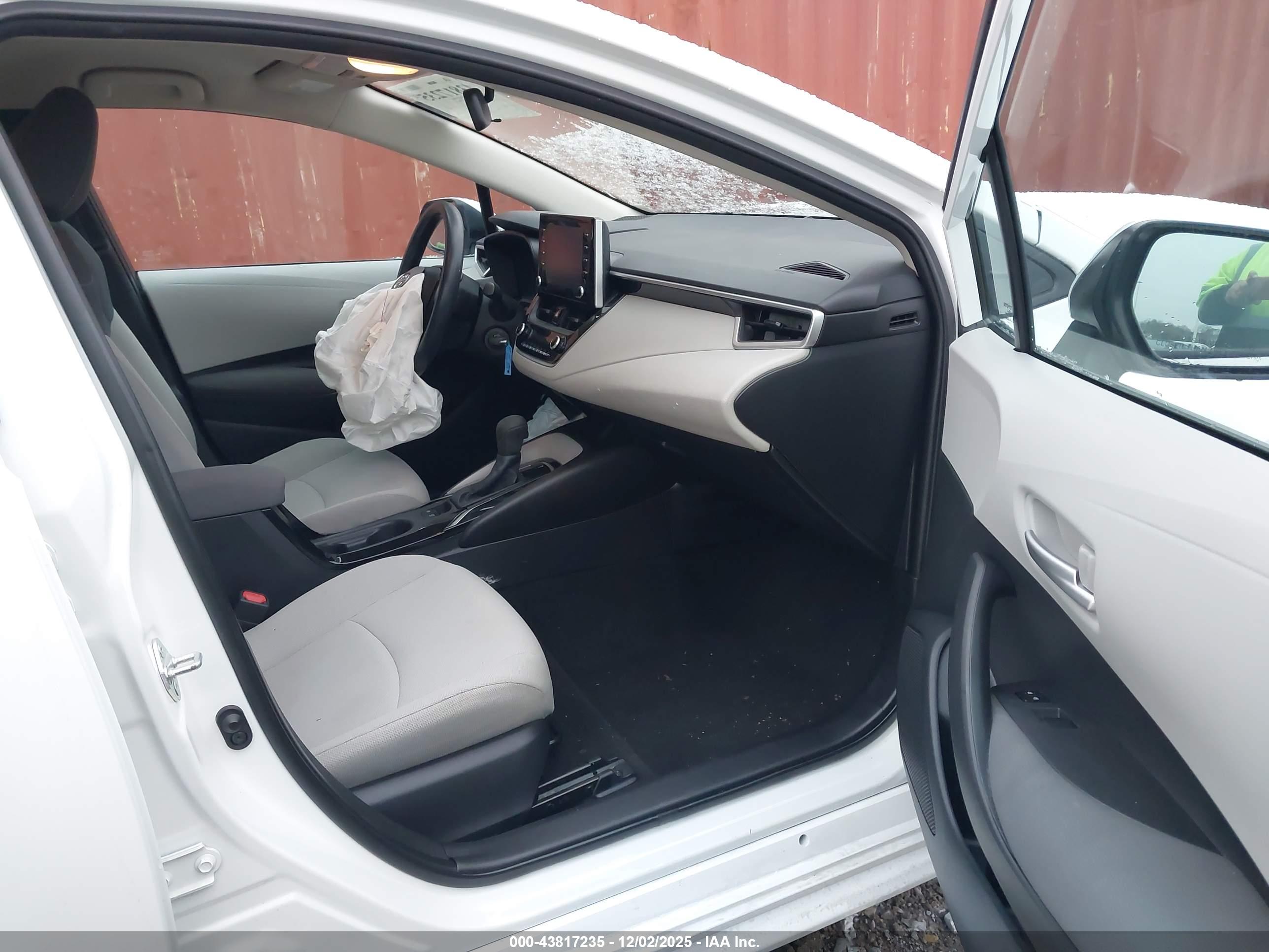 TOYOTA COROLLA image 5