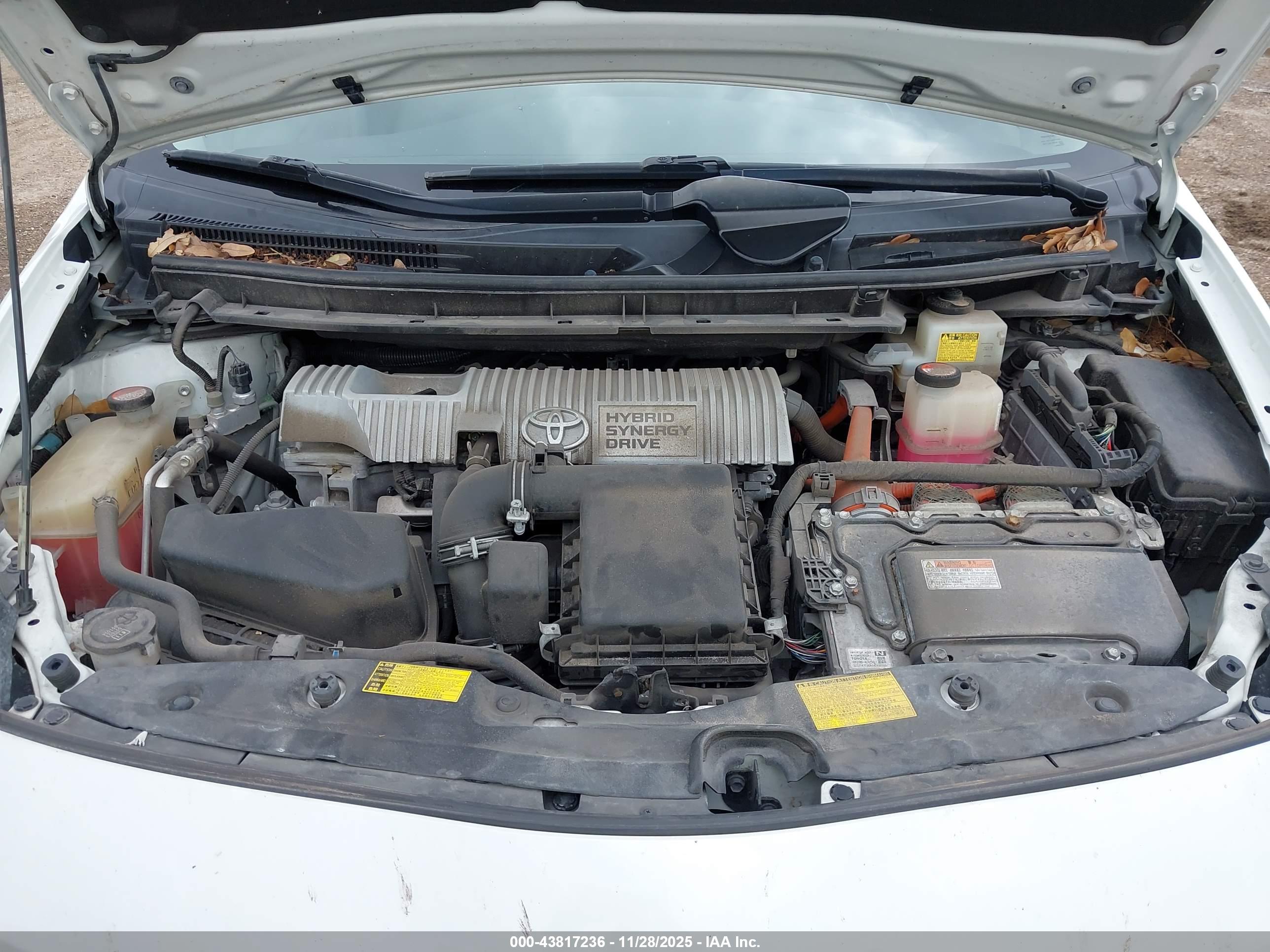 TOYOTA PRIUS image 10