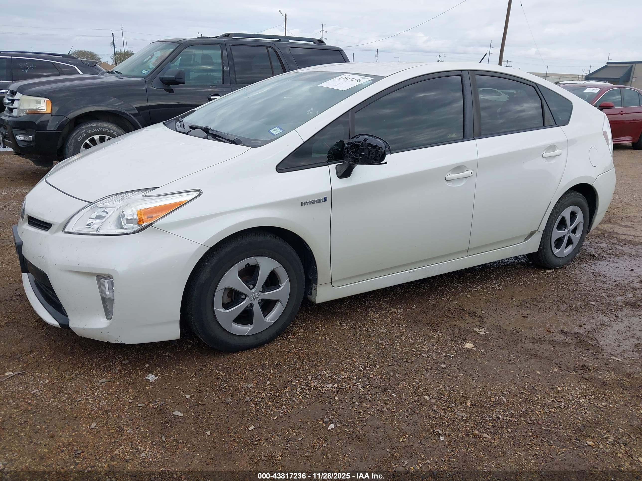 TOYOTA PRIUS image 2