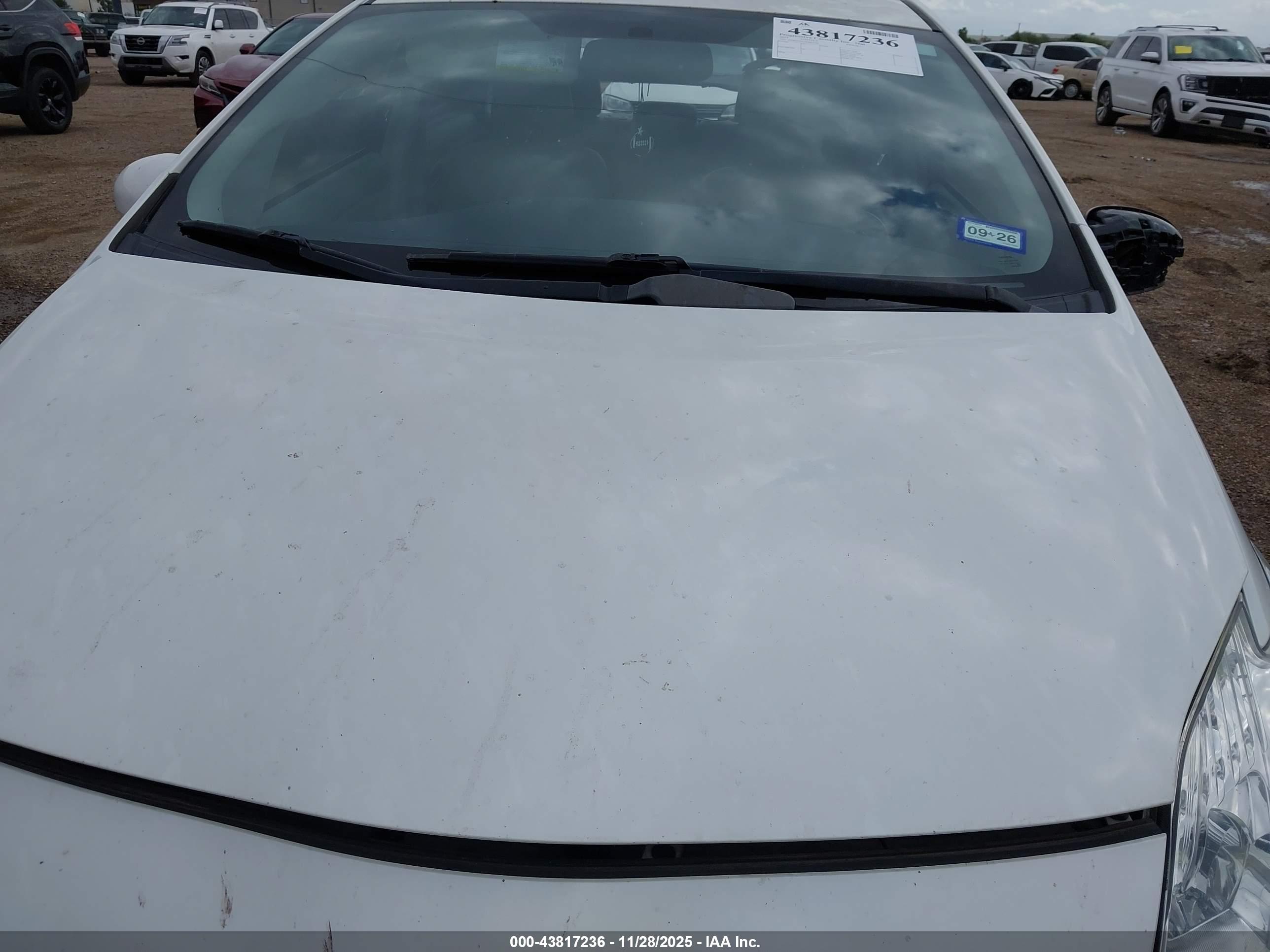 TOYOTA PRIUS image 6