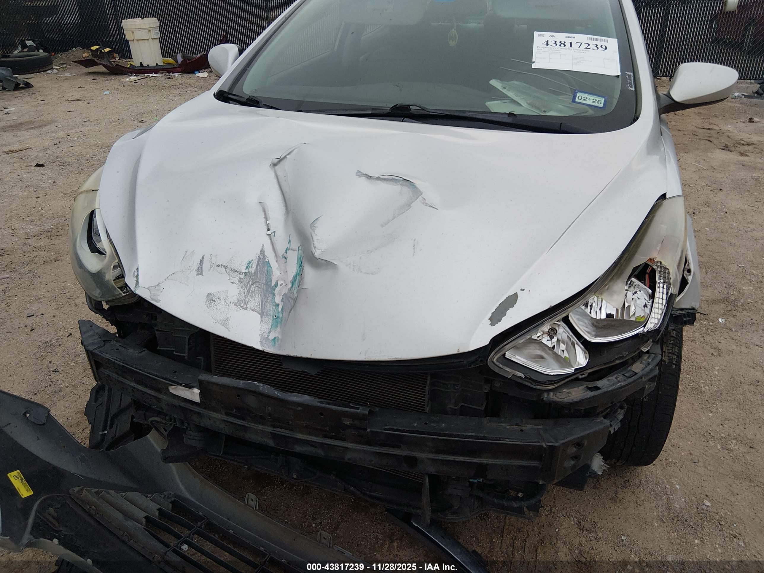 HYUNDAI ELANTRA image 6