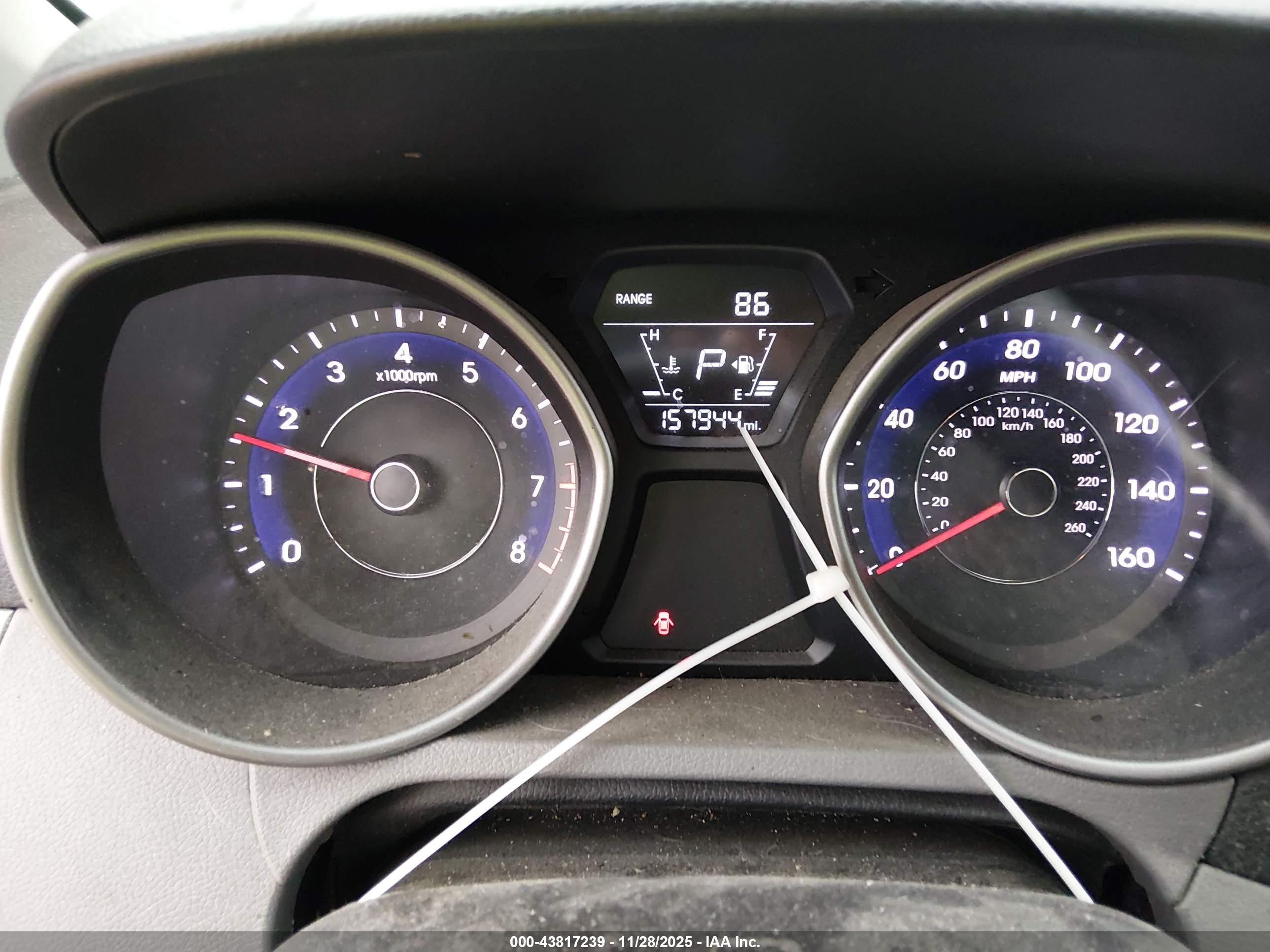 HYUNDAI ELANTRA image 7