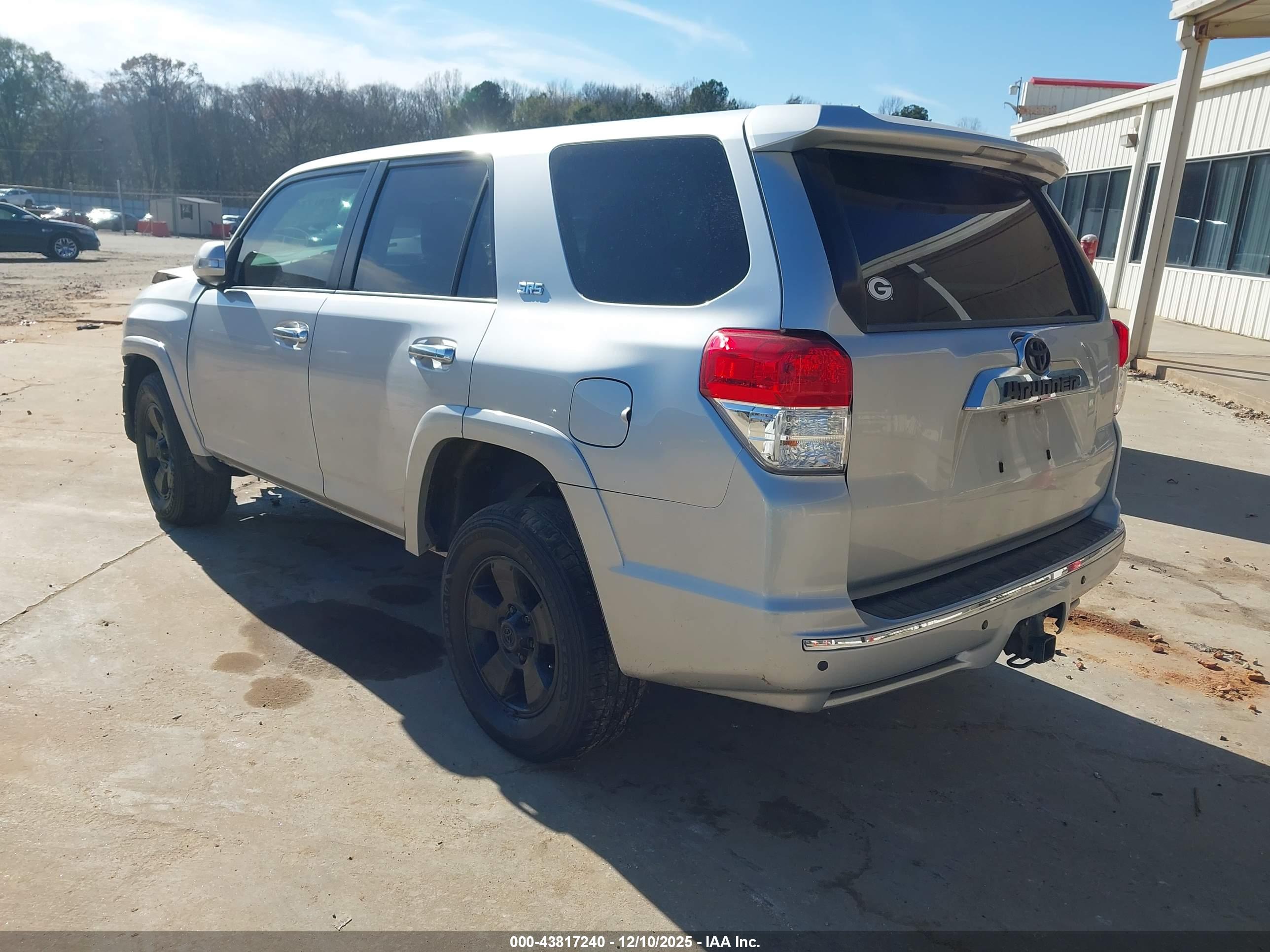 TOYOTA 4RUNNER image 3