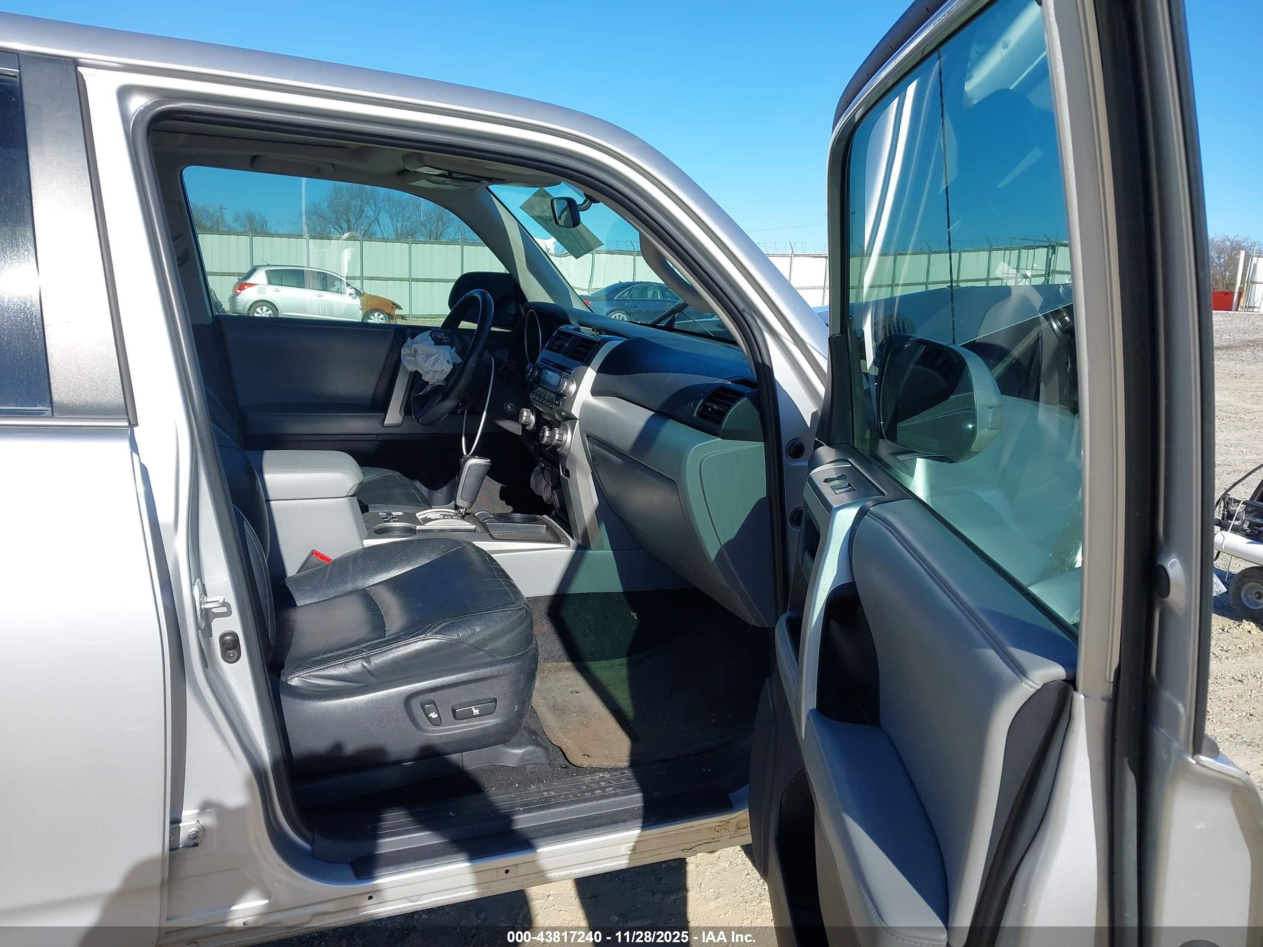 TOYOTA 4RUNNER image 5