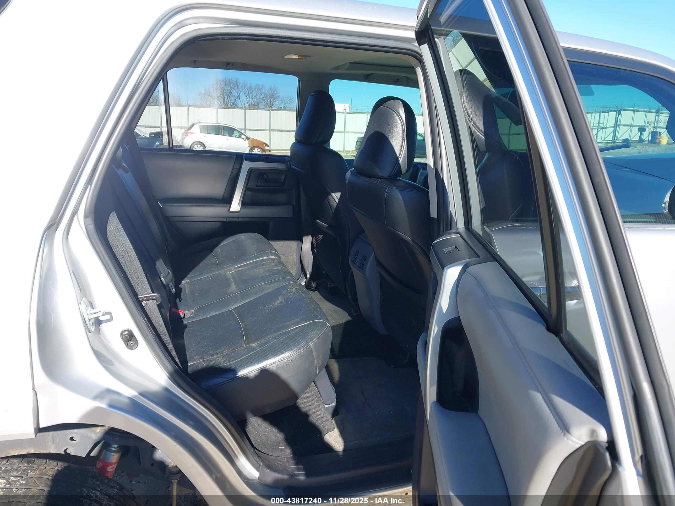 TOYOTA 4RUNNER image 8