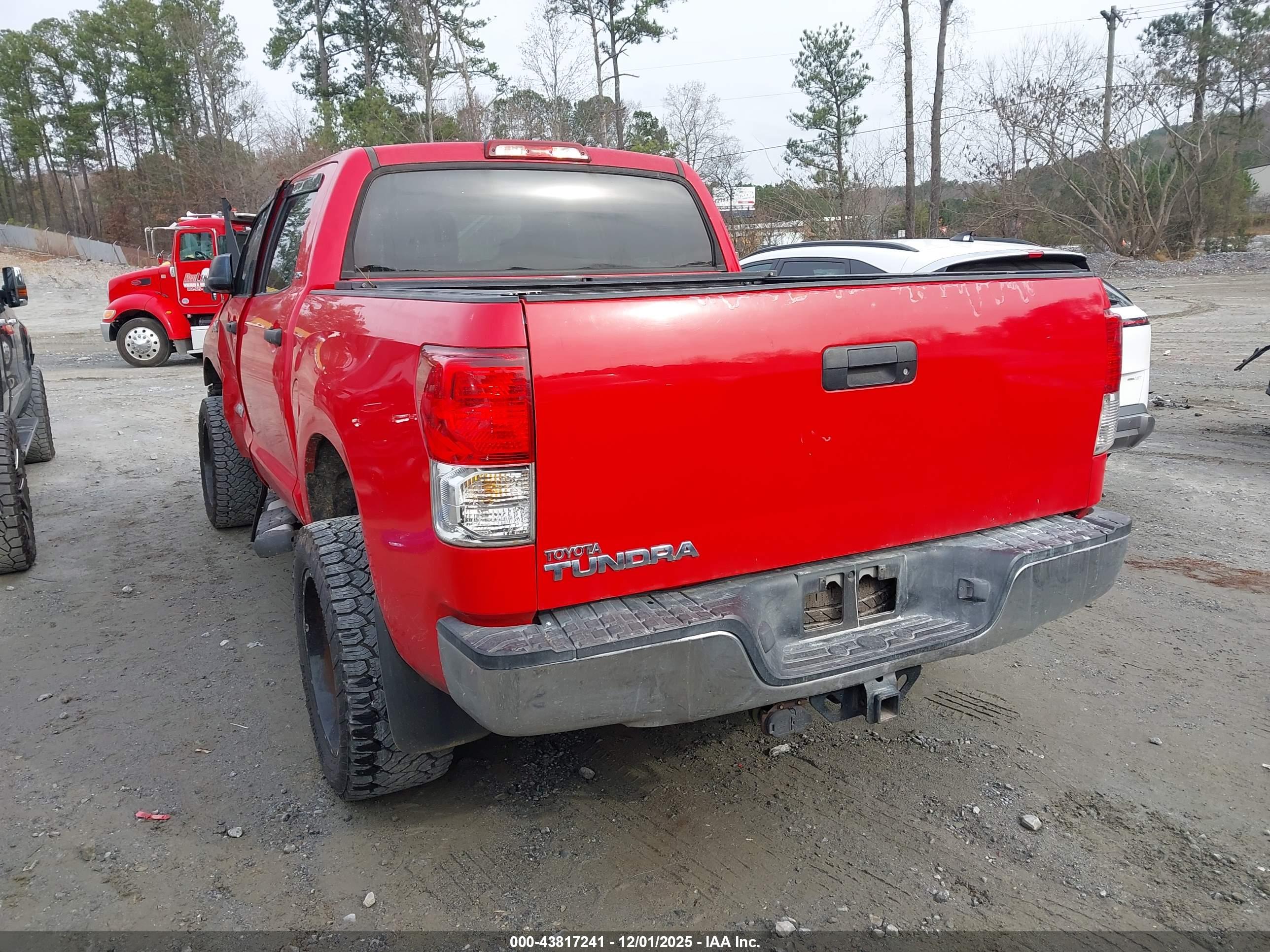 TOYOTA TUNDRA image 3