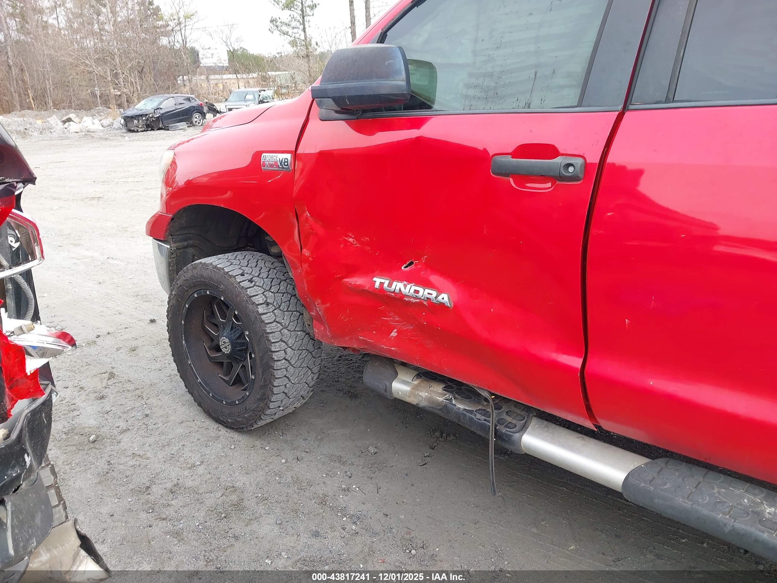 TOYOTA TUNDRA image 6