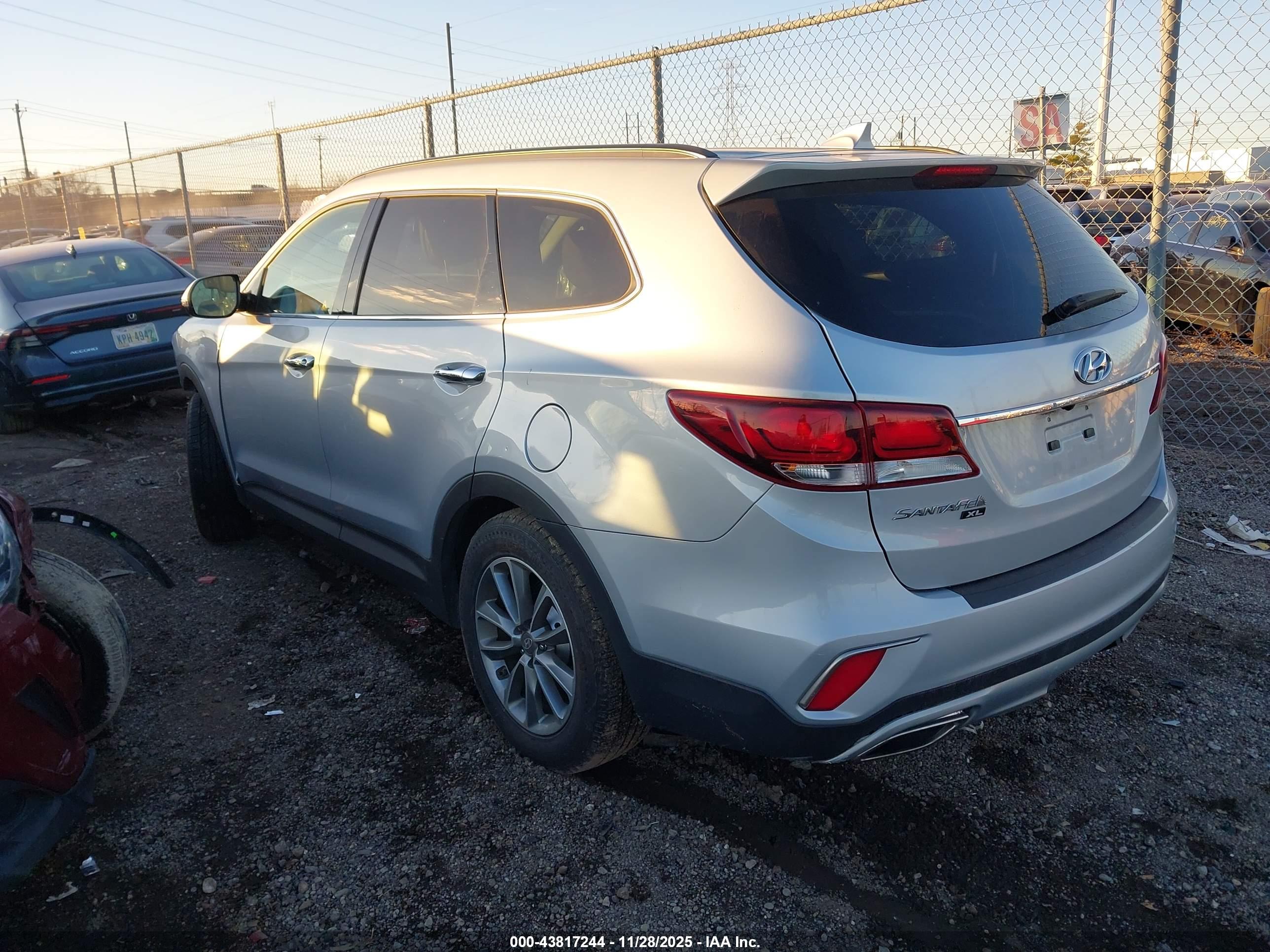 HYUNDAI SANTA image 3