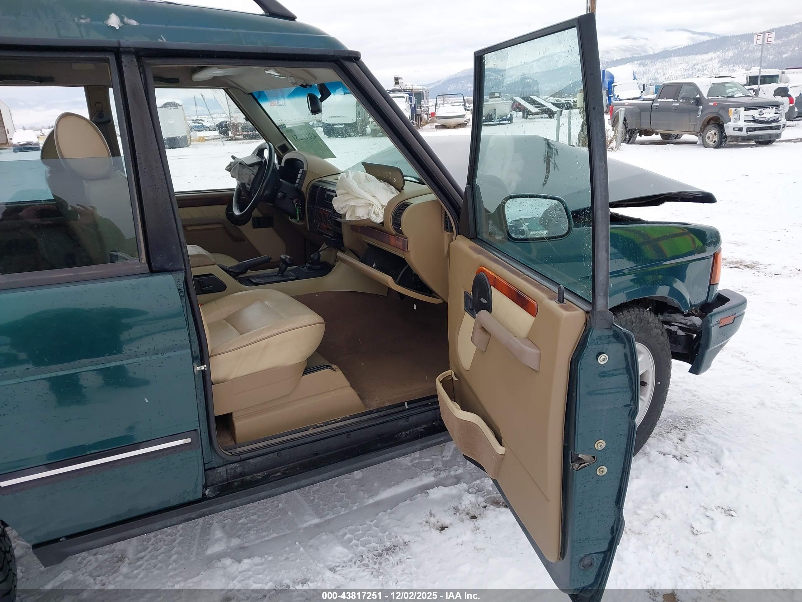 LAND ROVER image 5