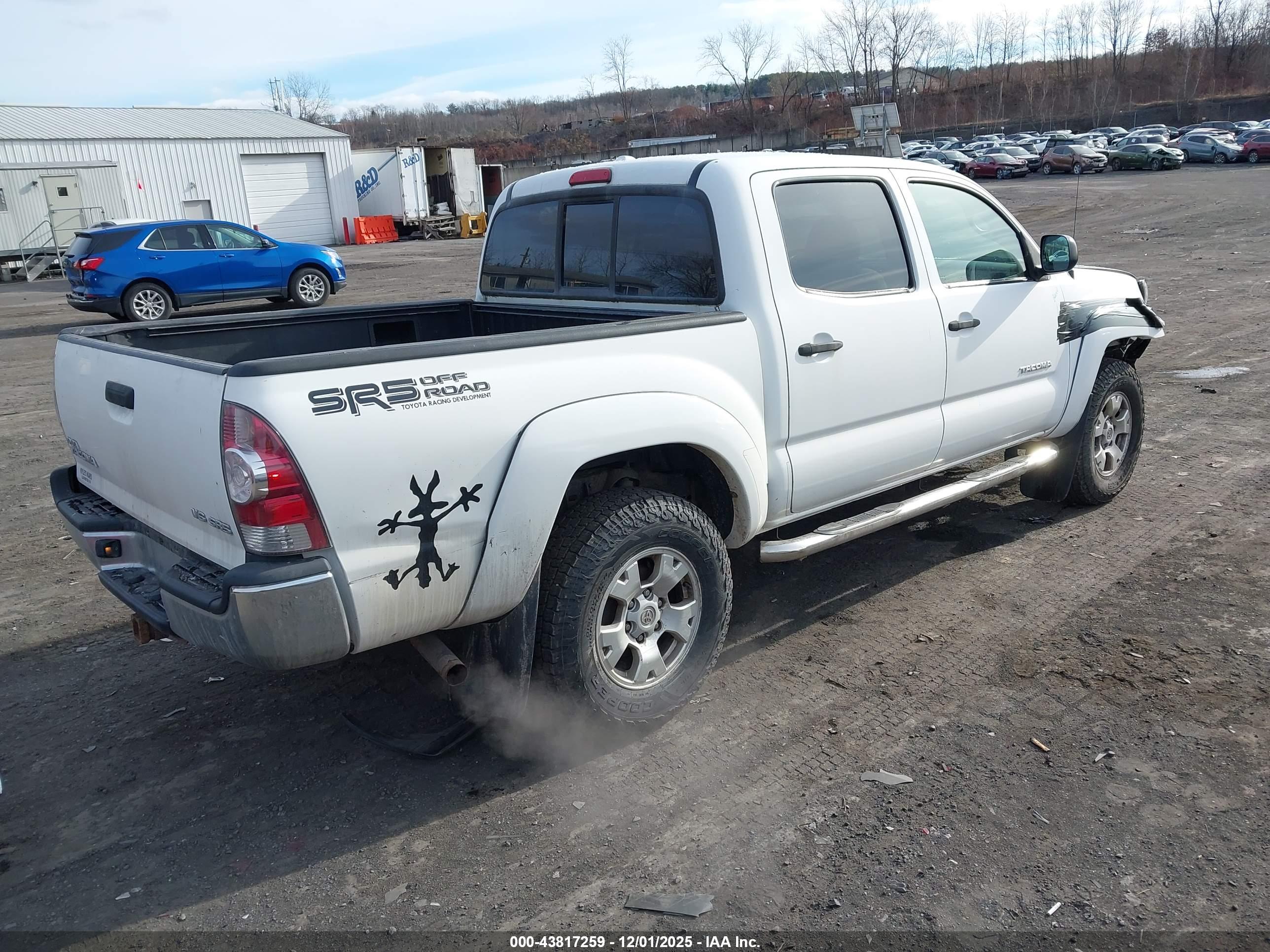TOYOTA TACOMA image 4