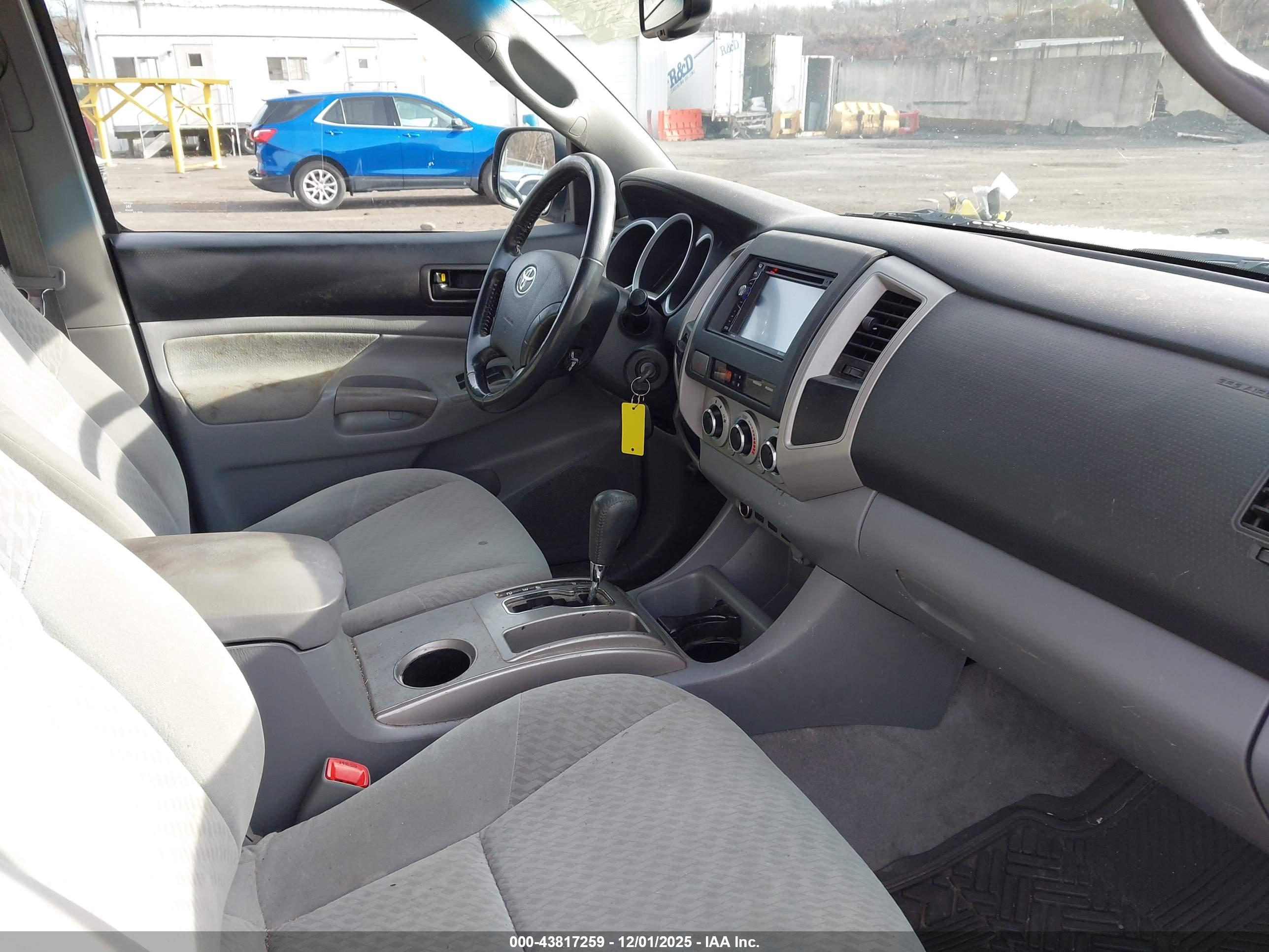 TOYOTA TACOMA image 5