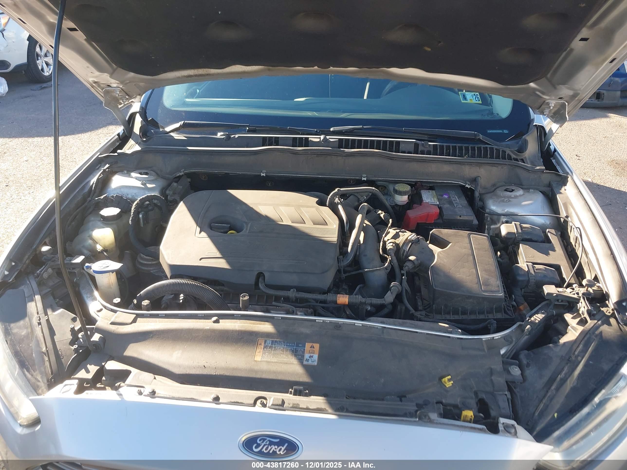 FORD FUSION image 10
