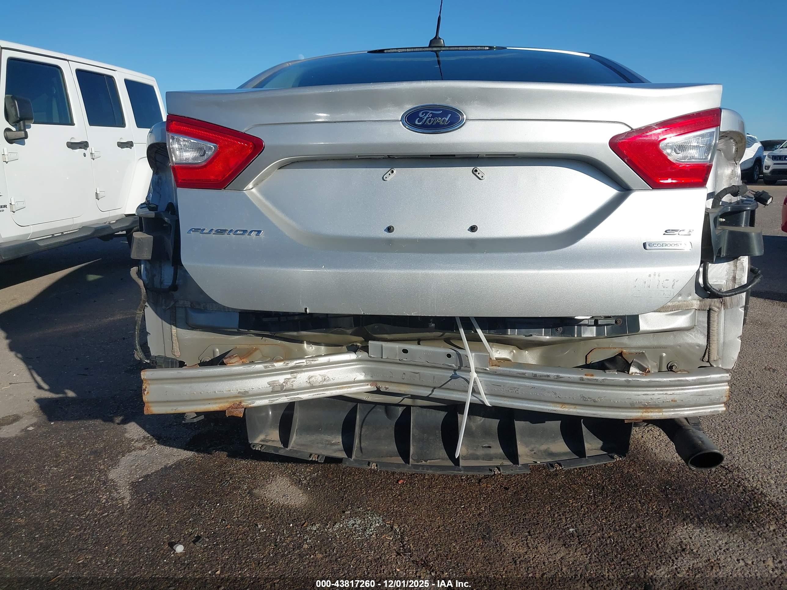 FORD FUSION image 6