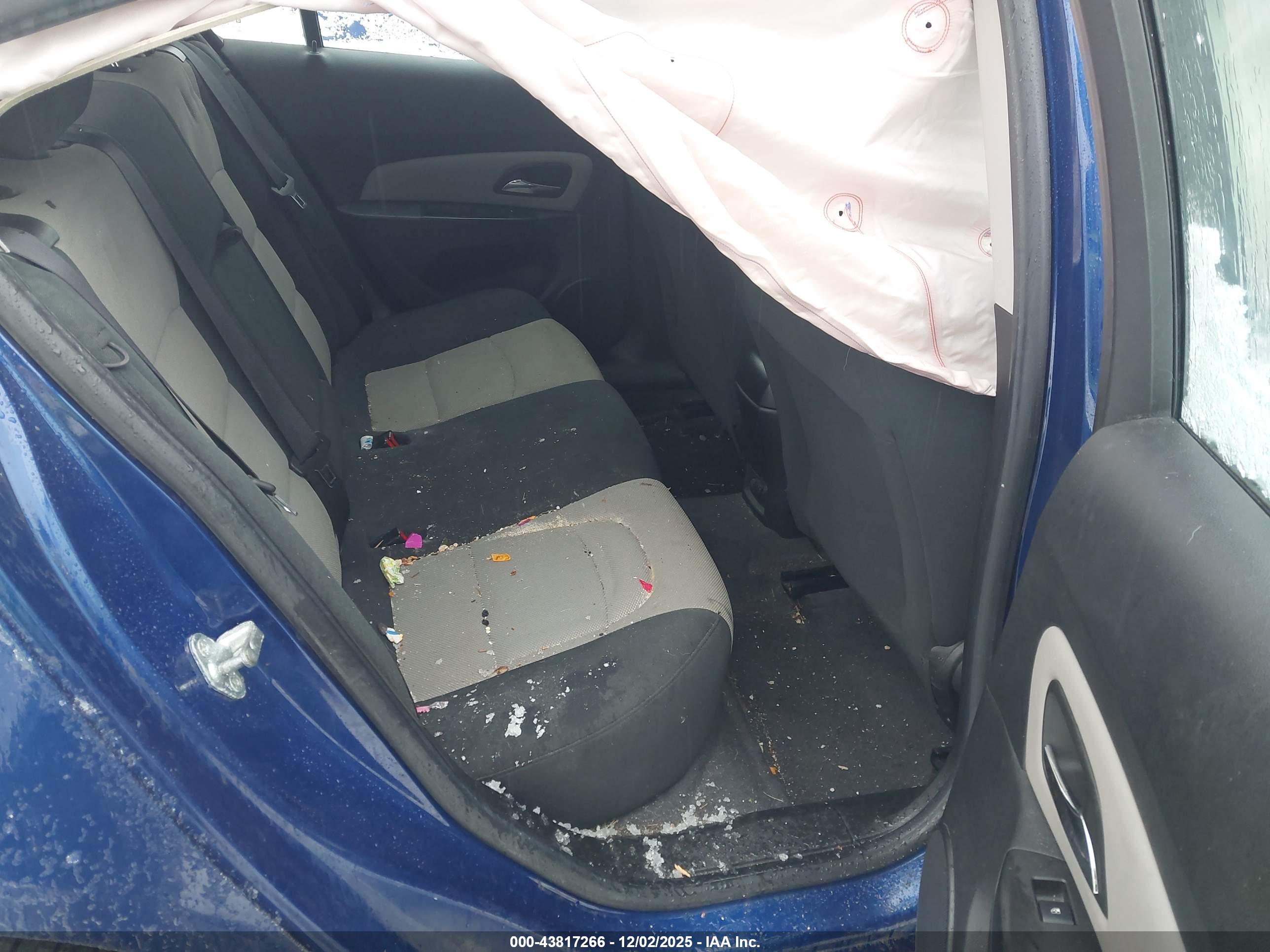 CHEVROLET CRUZE image 8