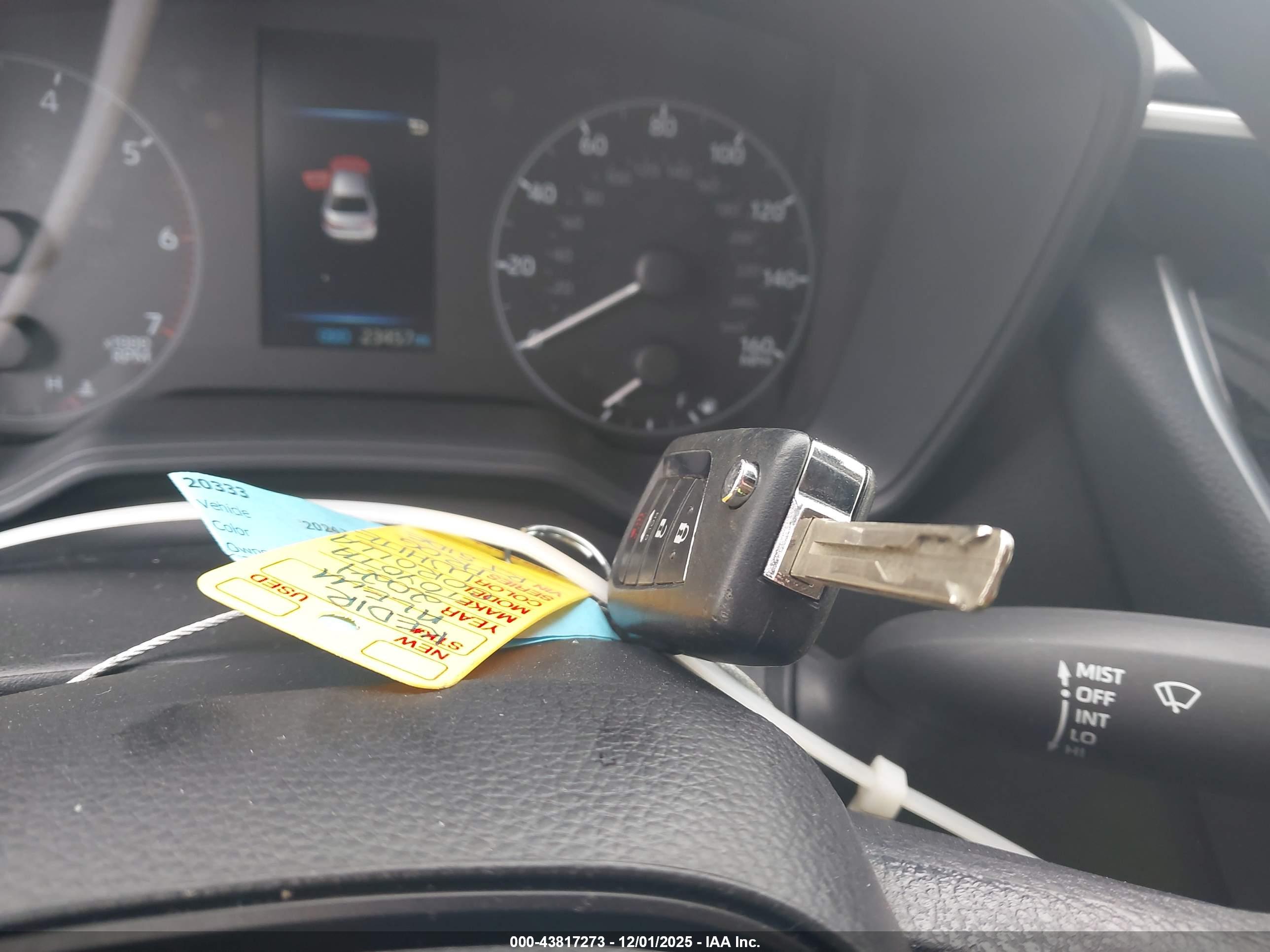 TOYOTA COROLLA image 11