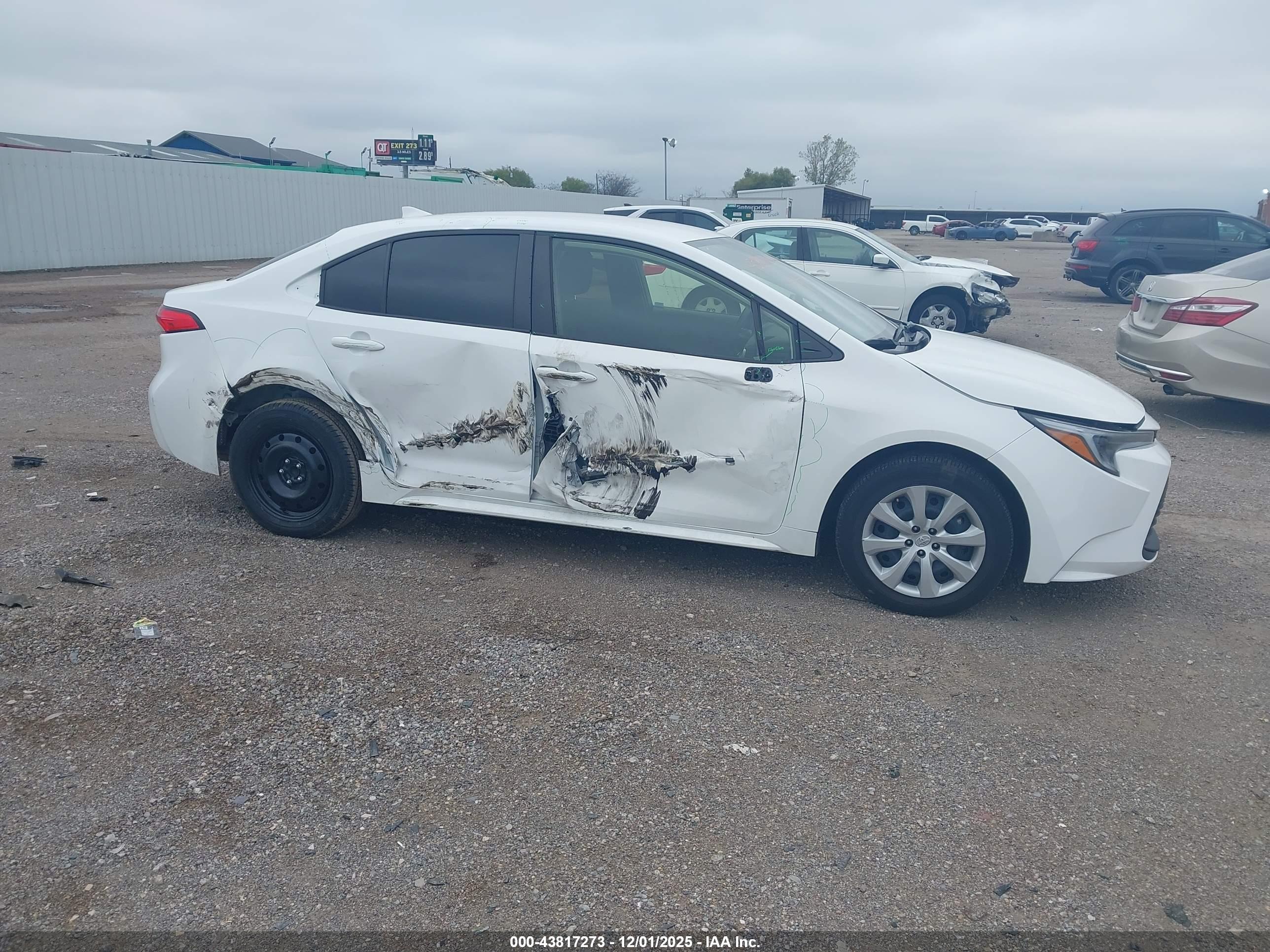 TOYOTA COROLLA image 6