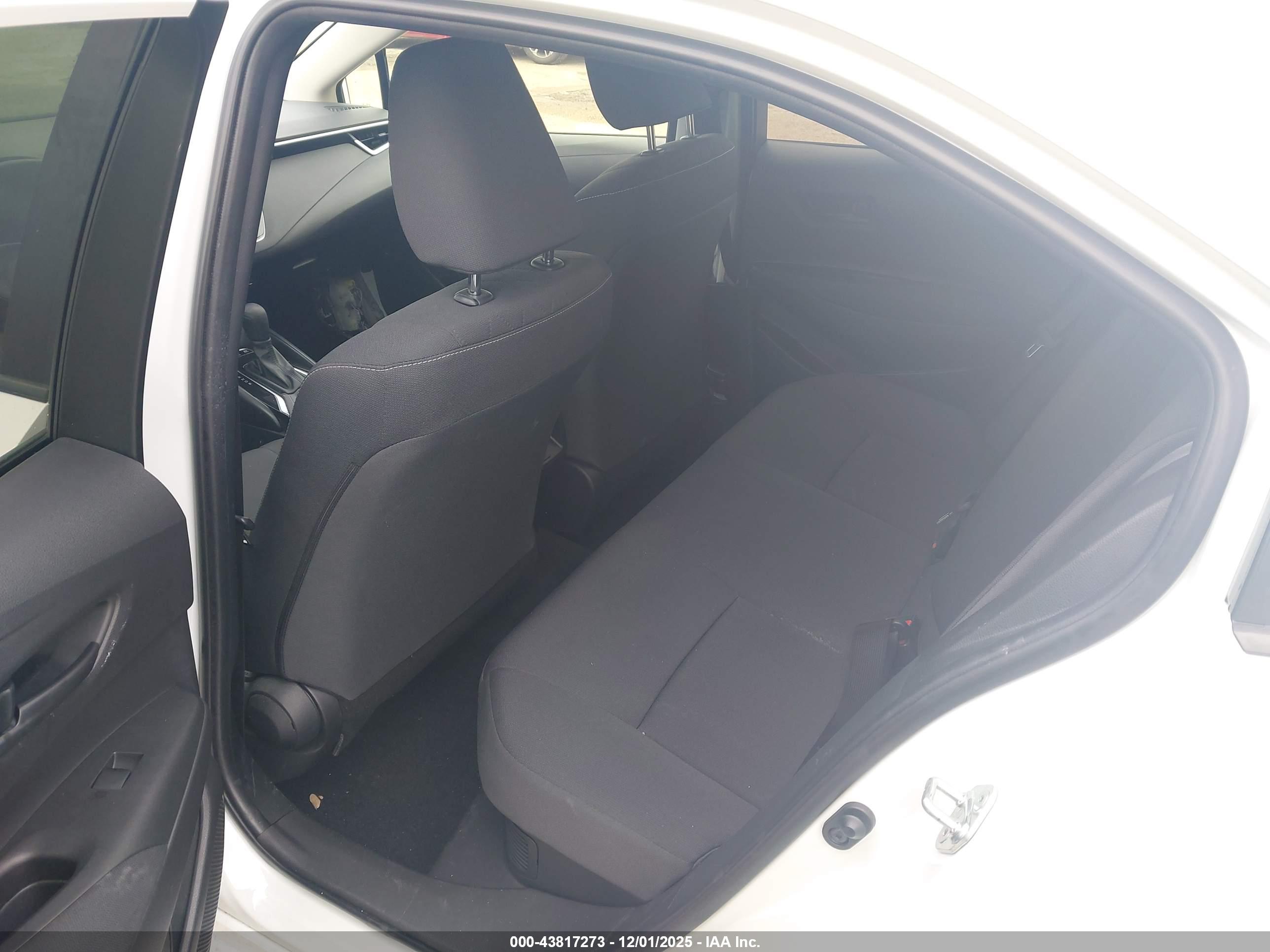 TOYOTA COROLLA image 8