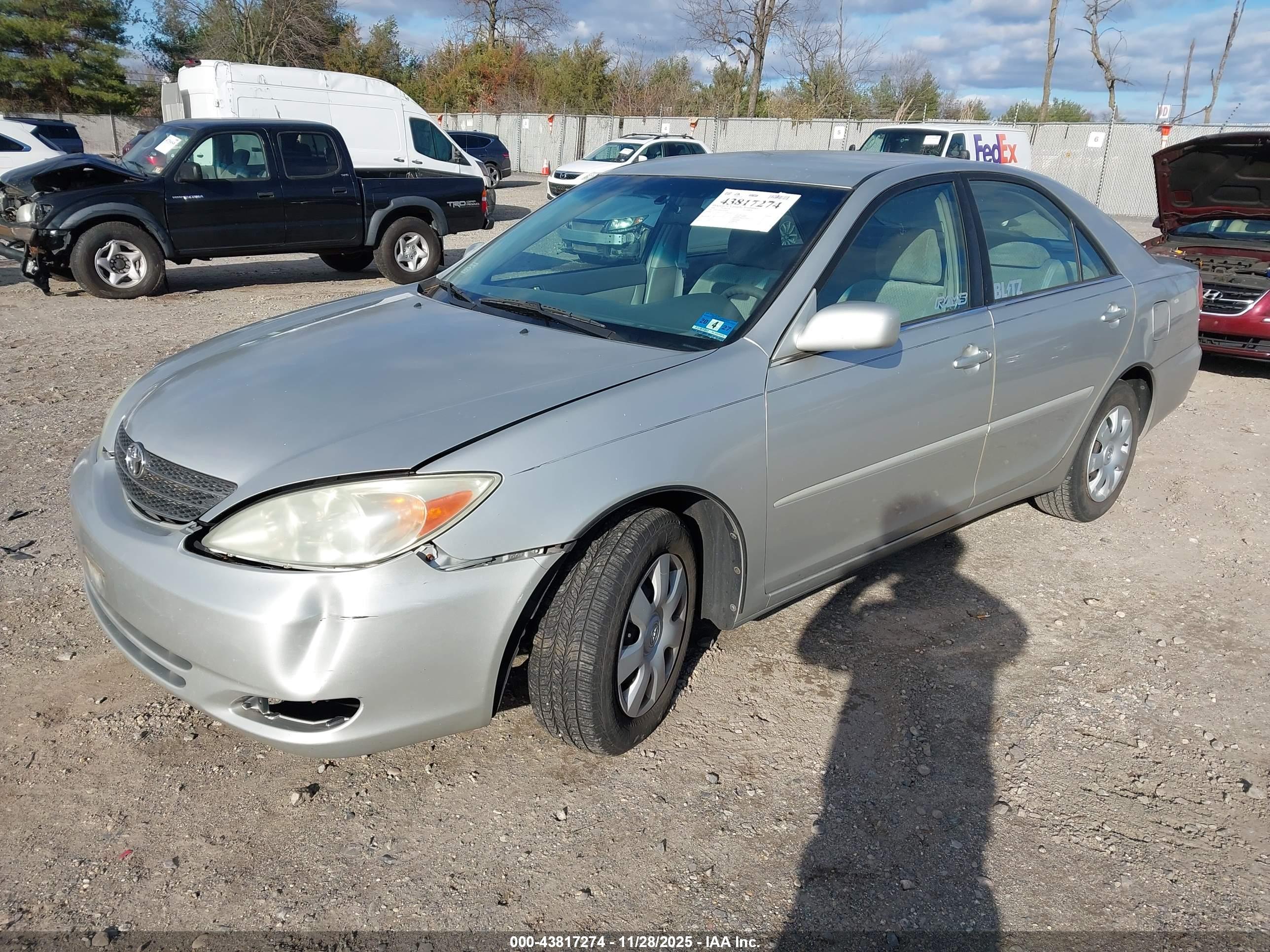 TOYOTA CAMRY image 2