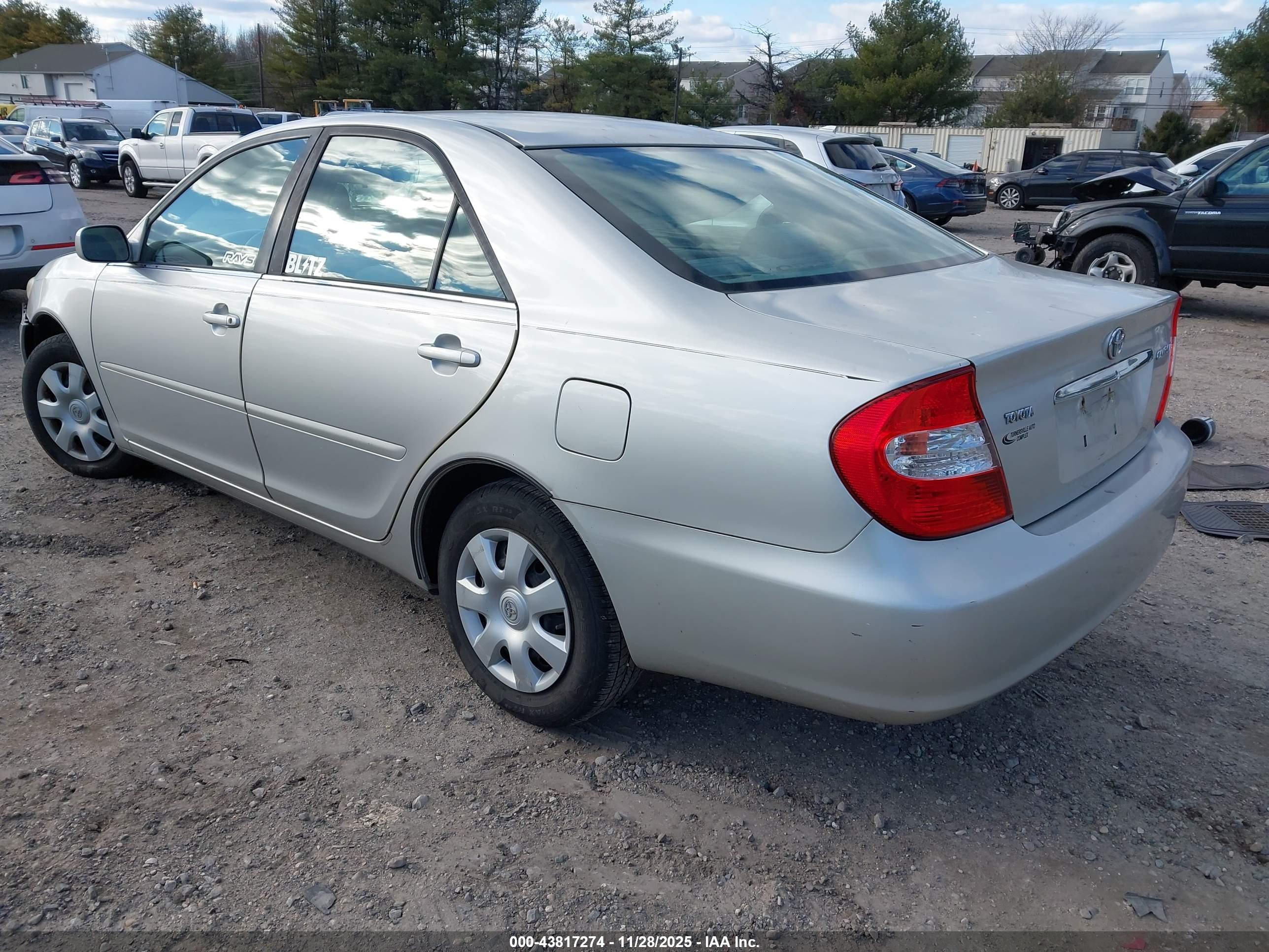 TOYOTA CAMRY image 3