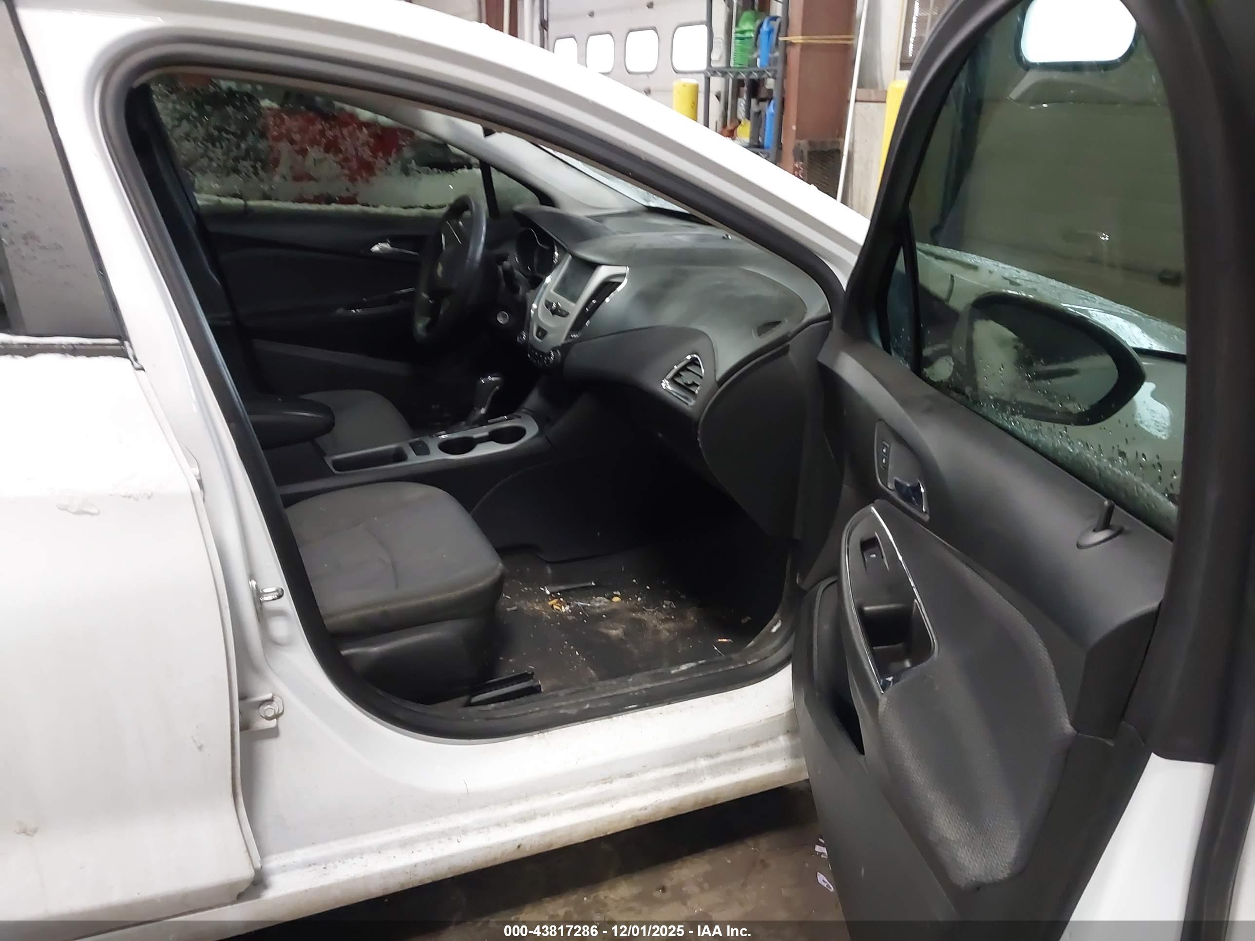 CHEVROLET CRUZE image 5