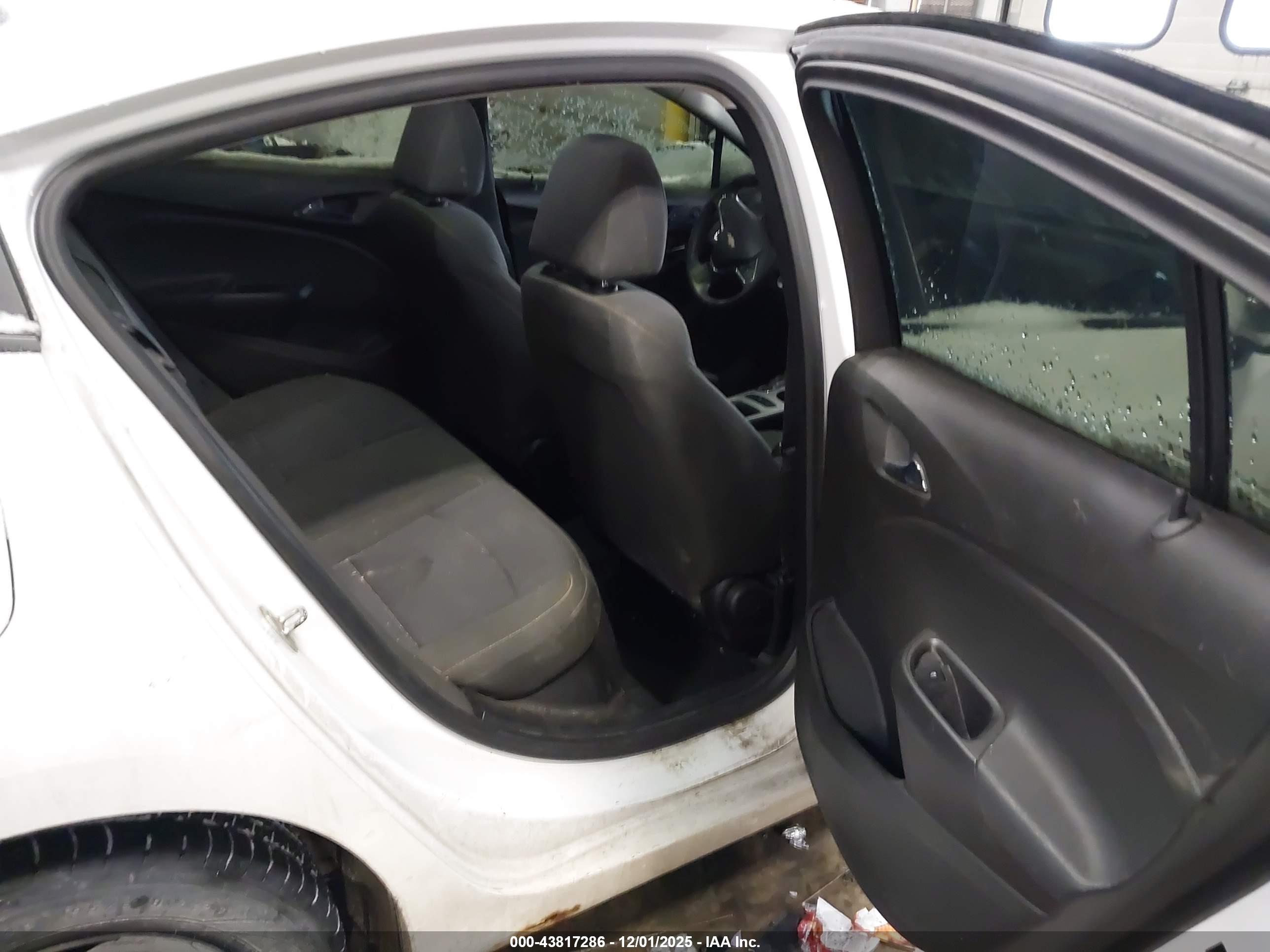 CHEVROLET CRUZE image 8
