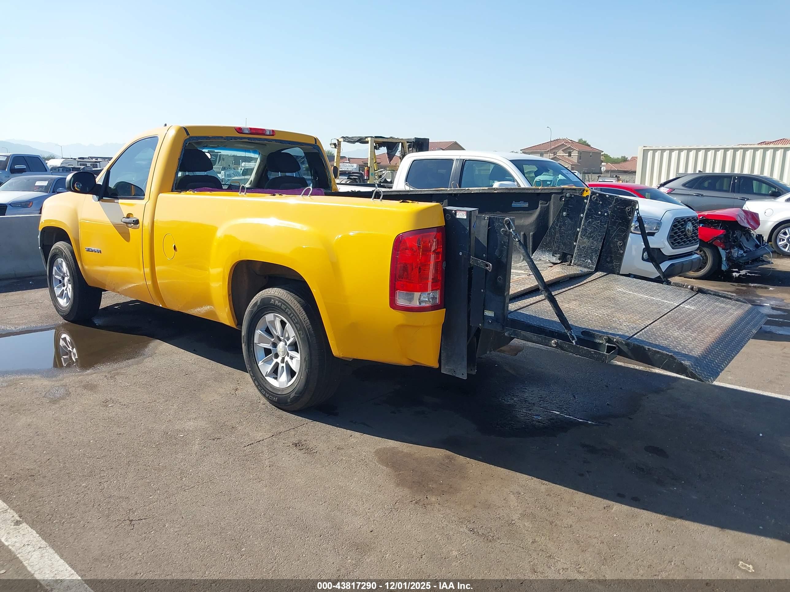 GMC SIERRA image 3