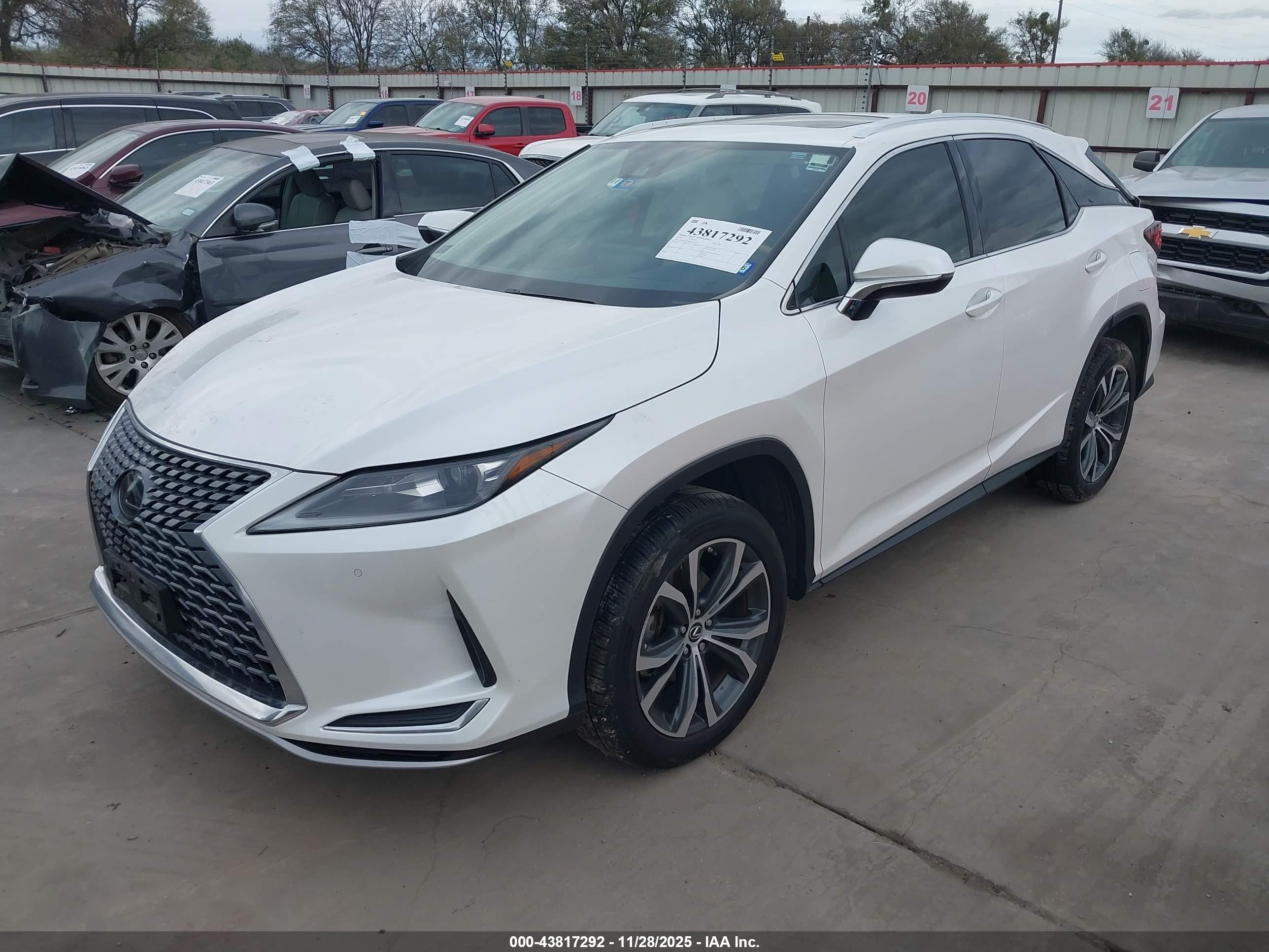 LEXUS RX image 2
