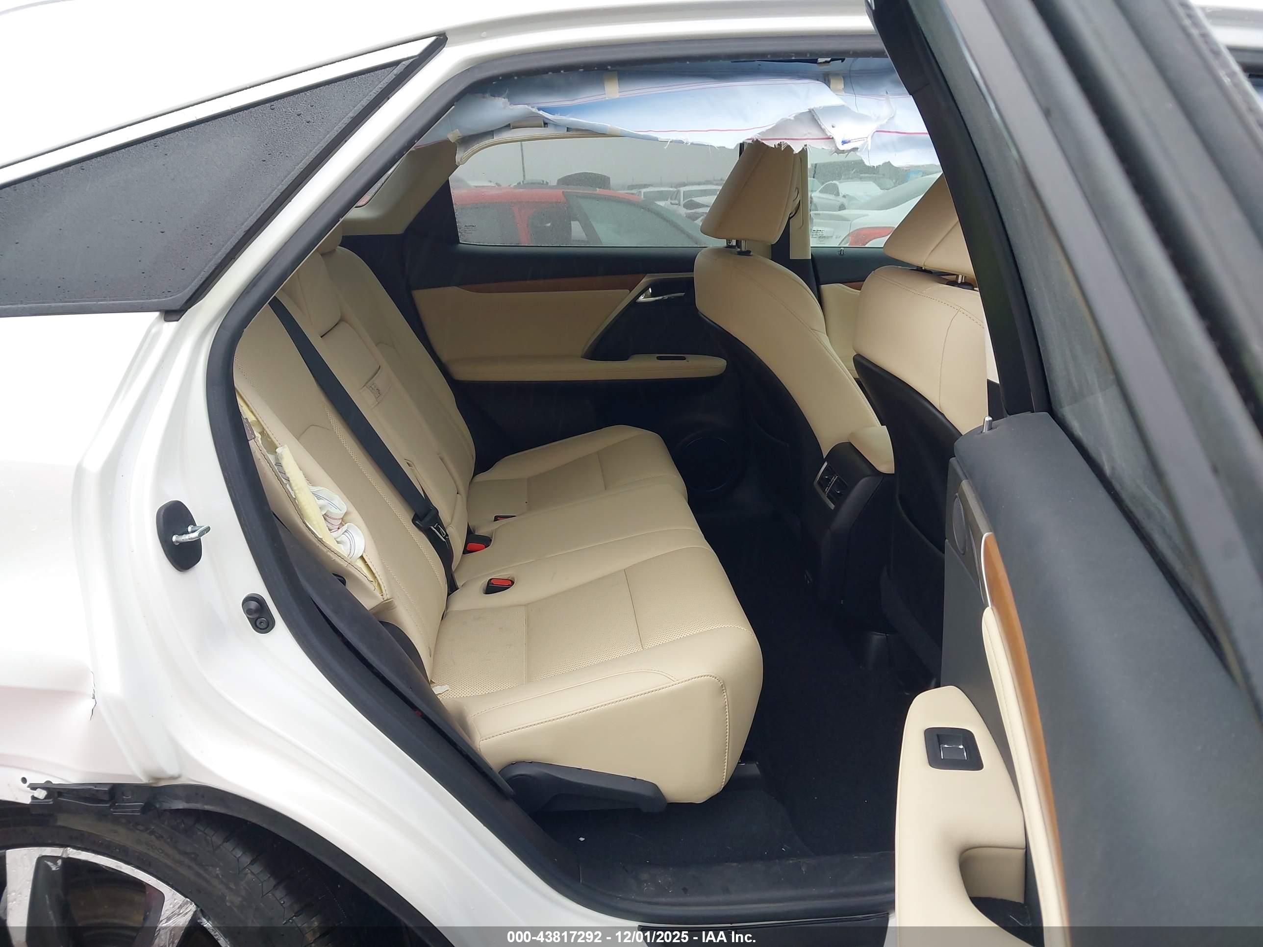 LEXUS RX image 8