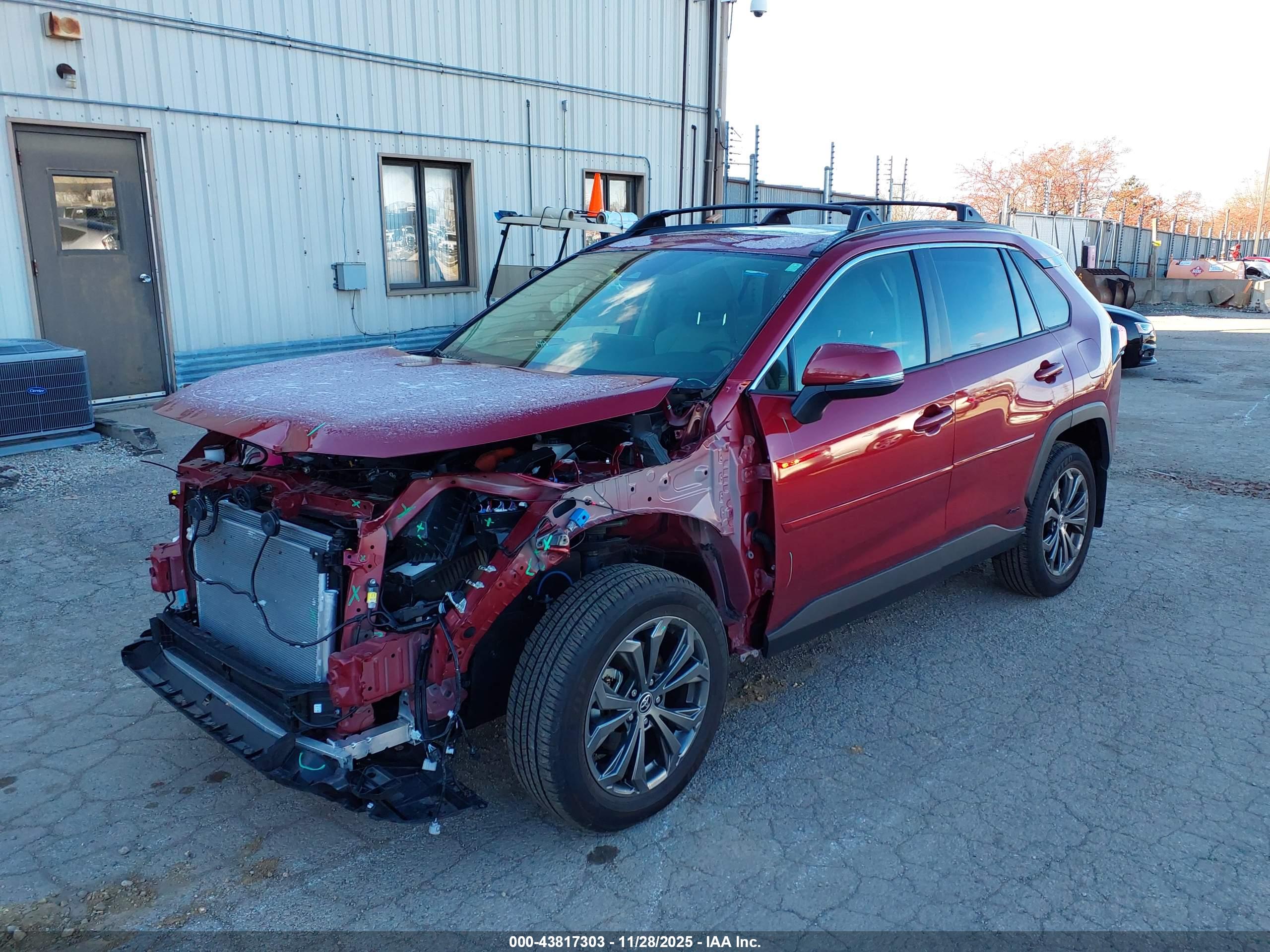 TOYOTA RAV4 image 2