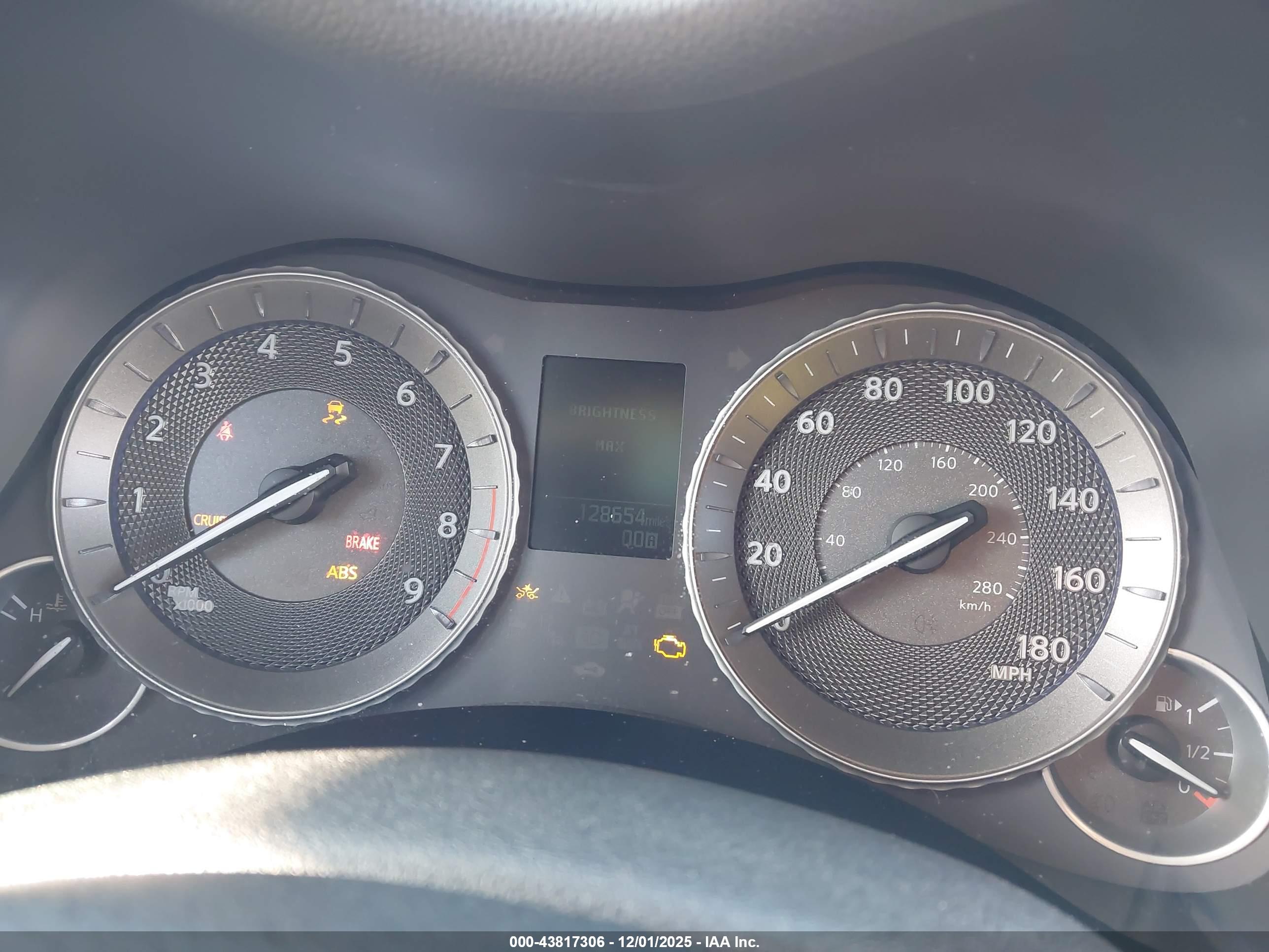 INFINITI Q70 image 7