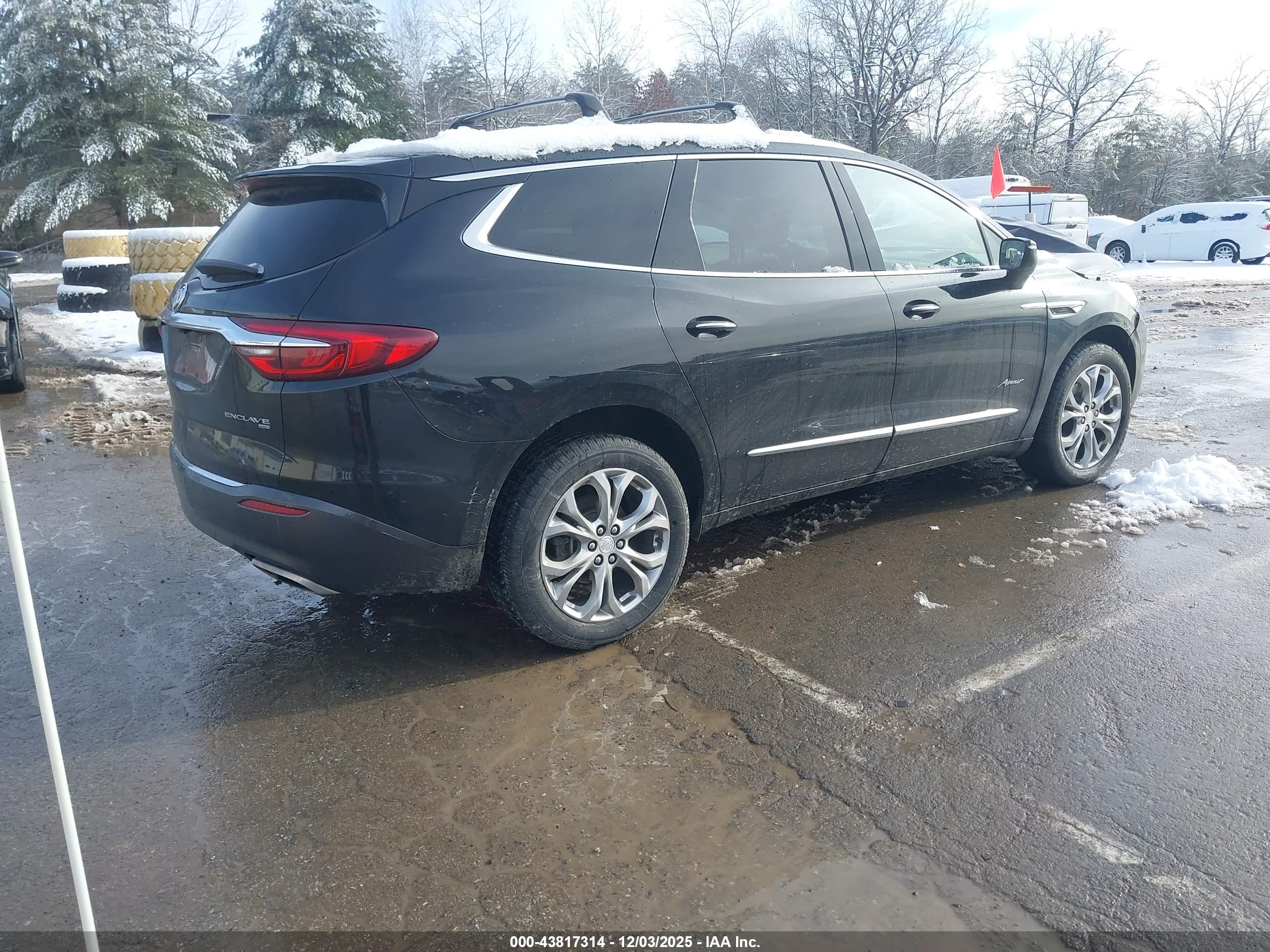 BUICK ENCLAVE image 4