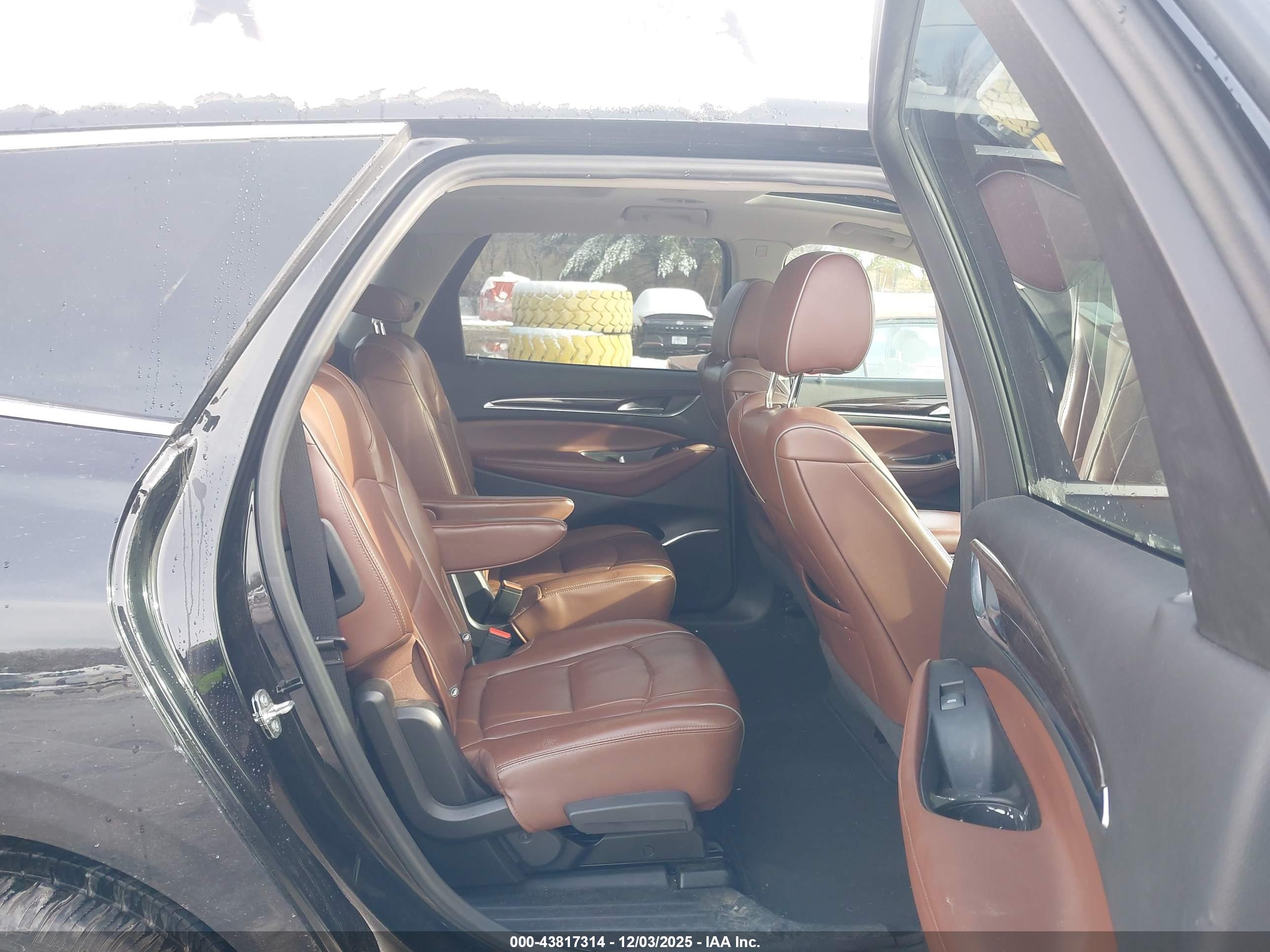 BUICK ENCLAVE image 8