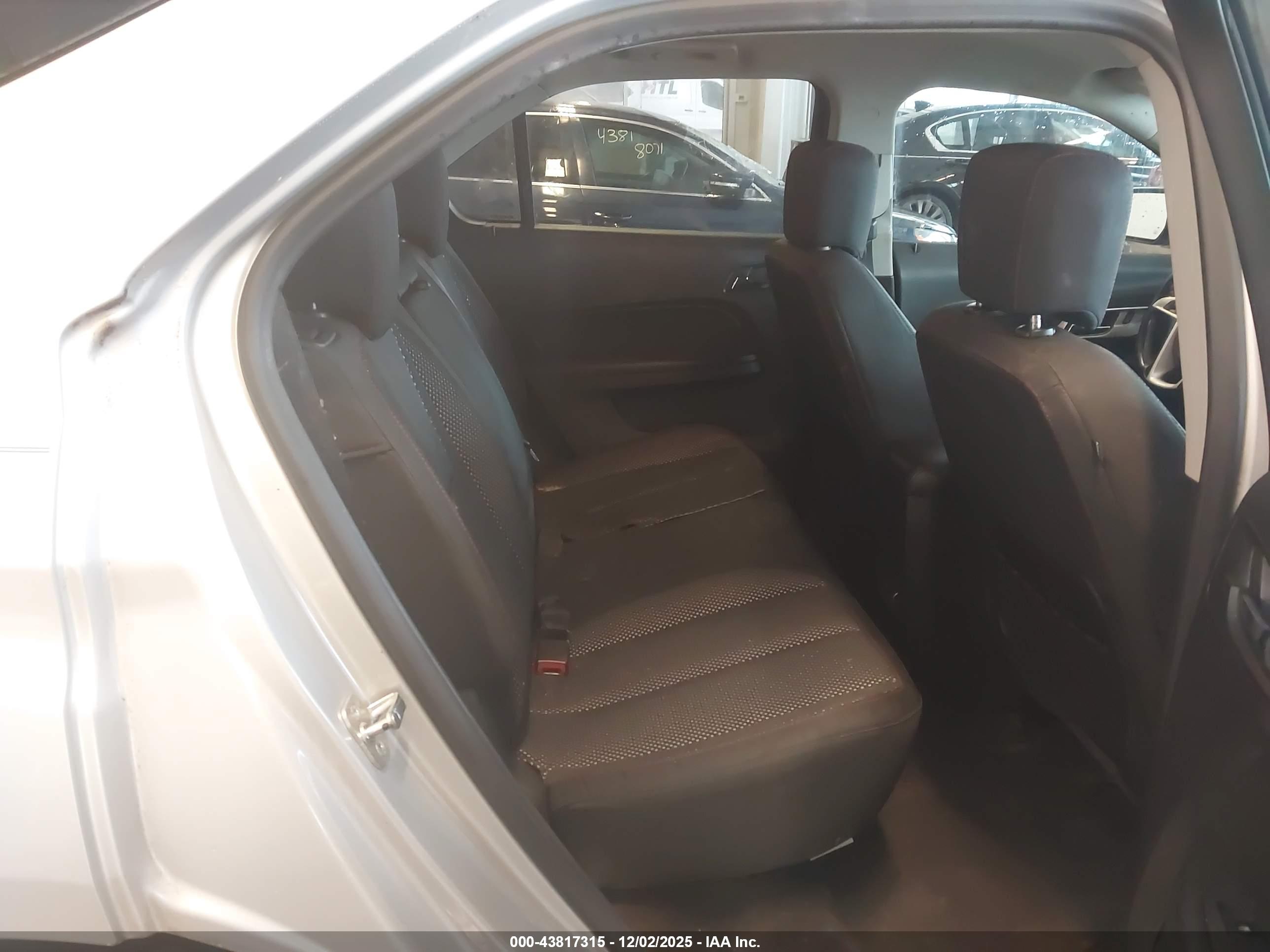 CHEVROLET EQUINOX image 8