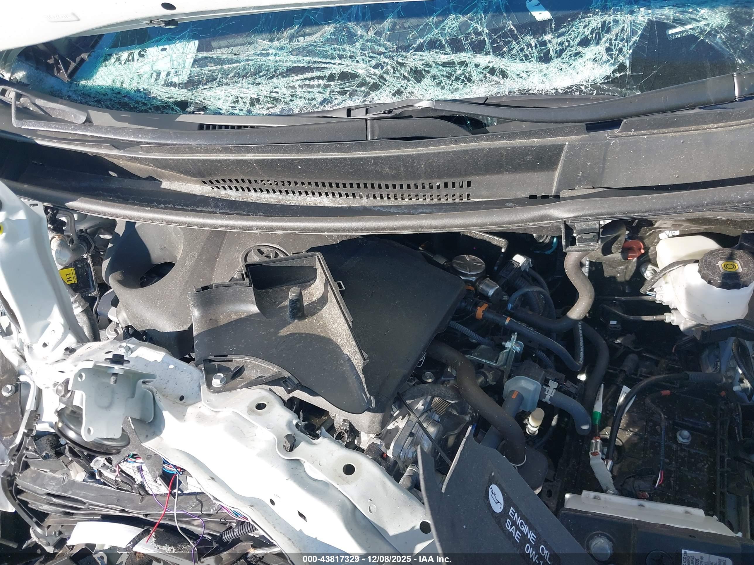 TOYOTA RAV4 image 10