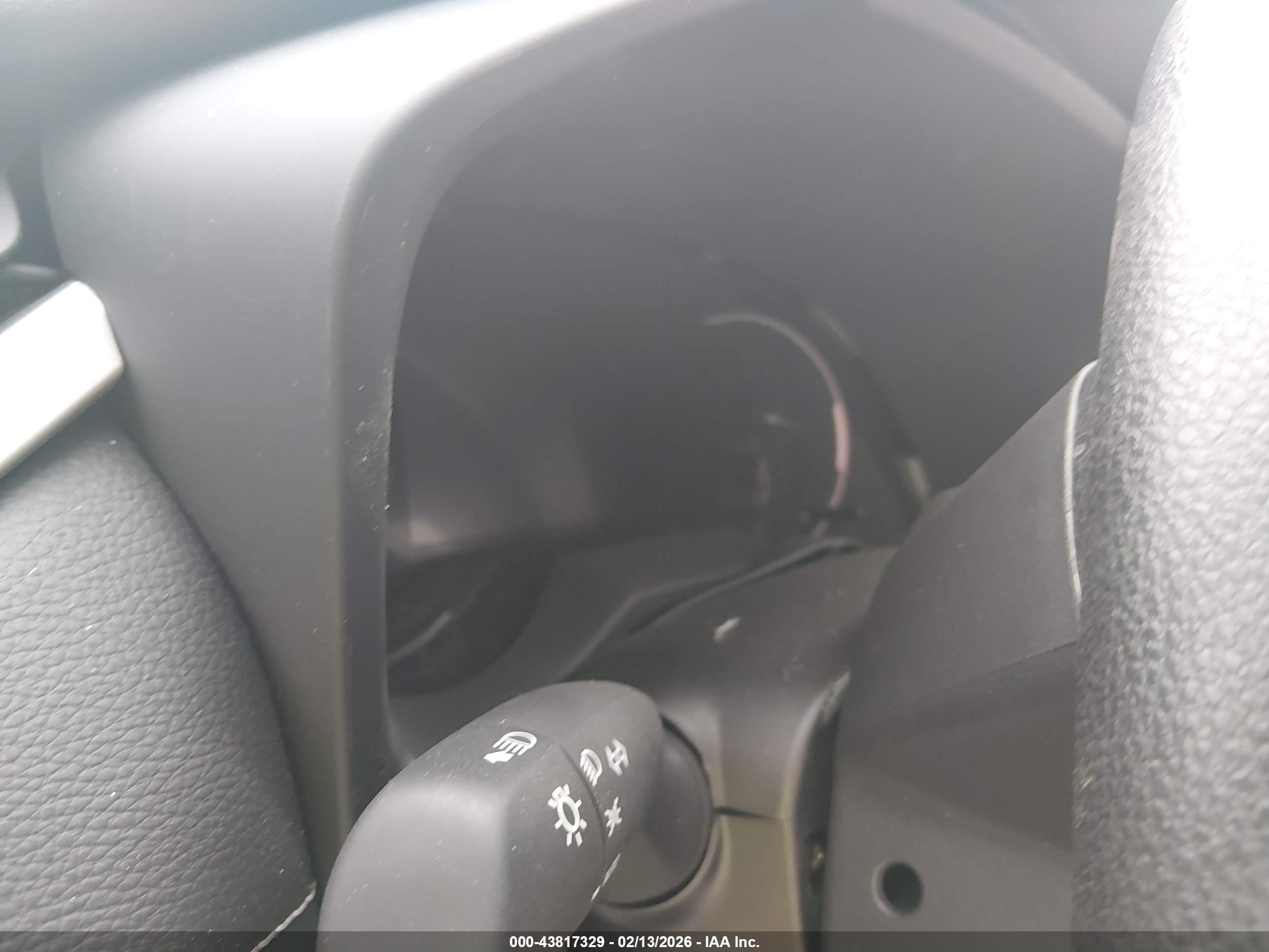 TOYOTA RAV4 image 7