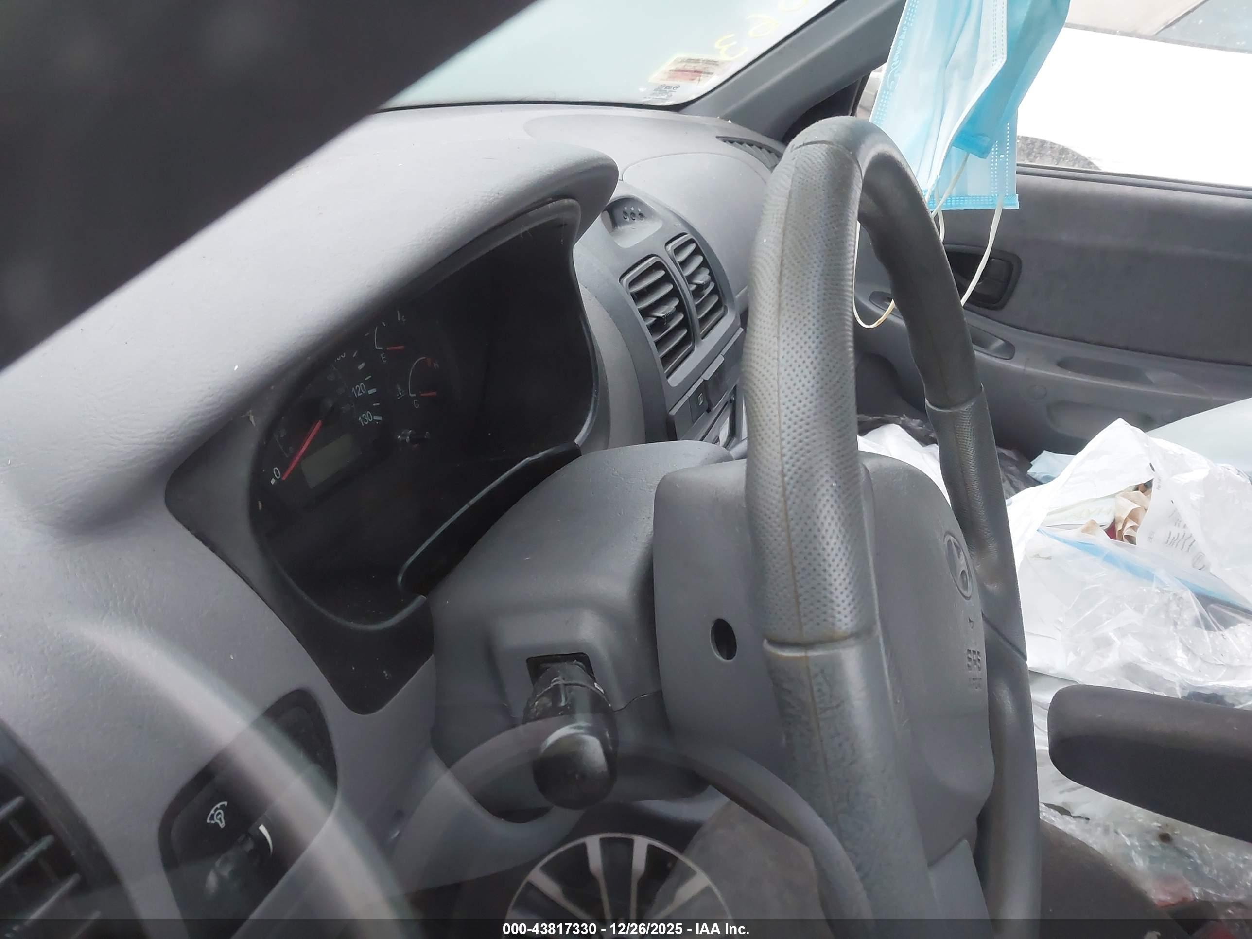 HYUNDAI ACCENT image 7