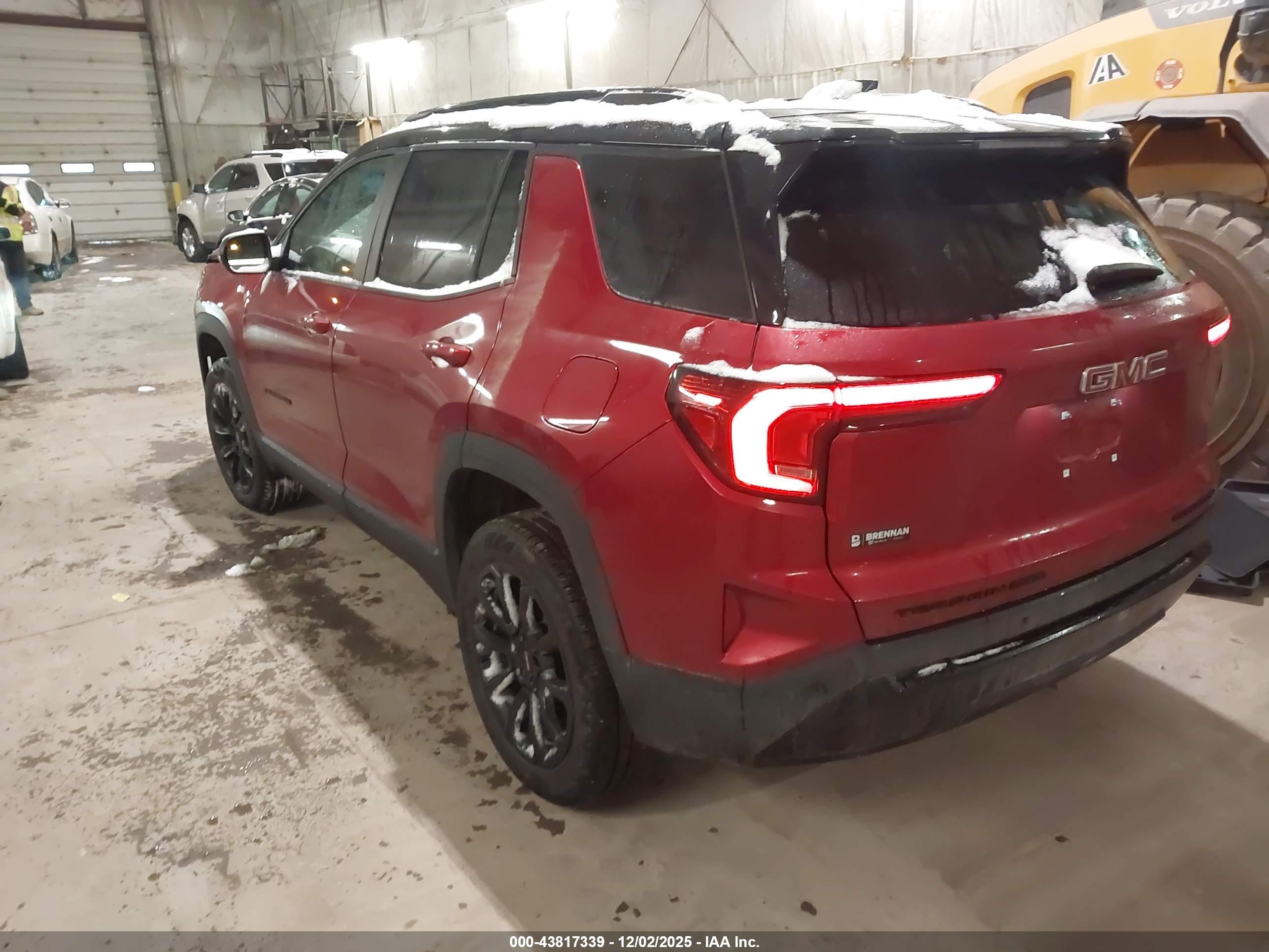 GMC TERRAIN image 3