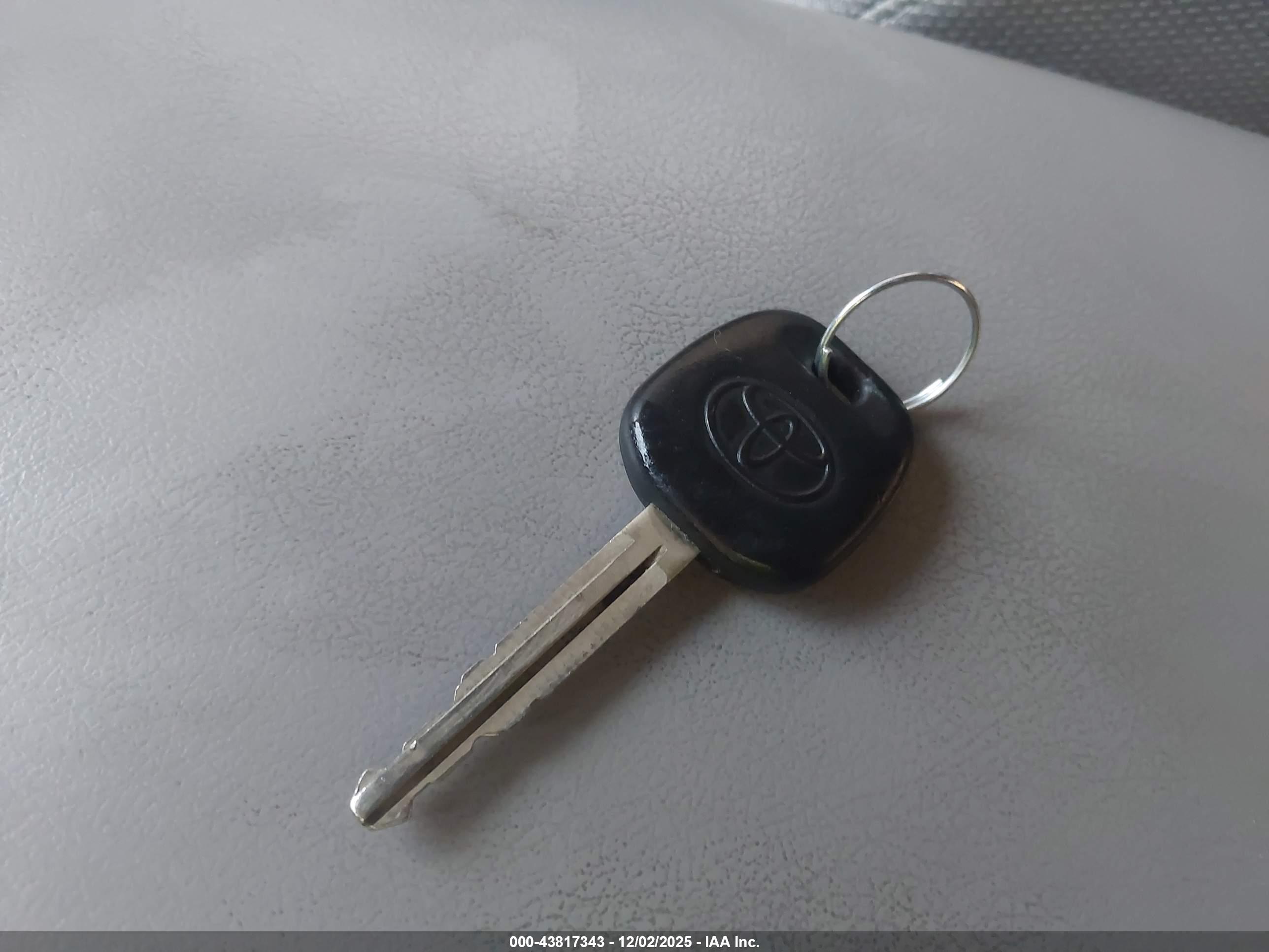 TOYOTA CAMRY image 11
