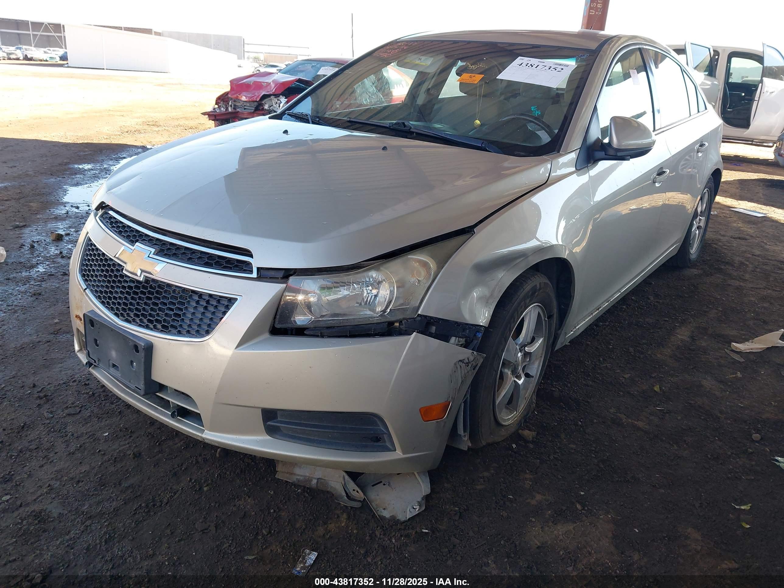 CHEVROLET CRUZE image 2