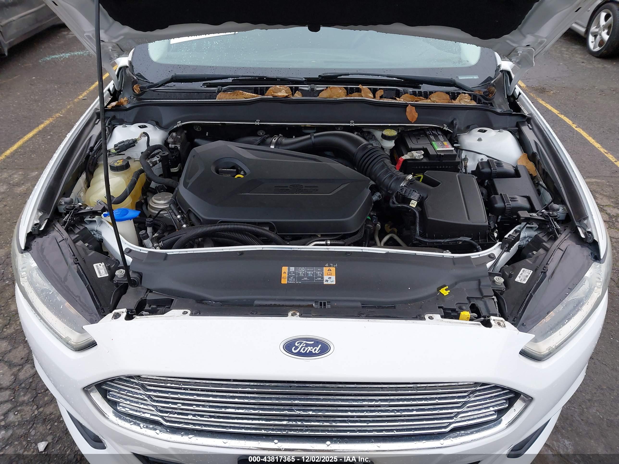 FORD FUSION image 10